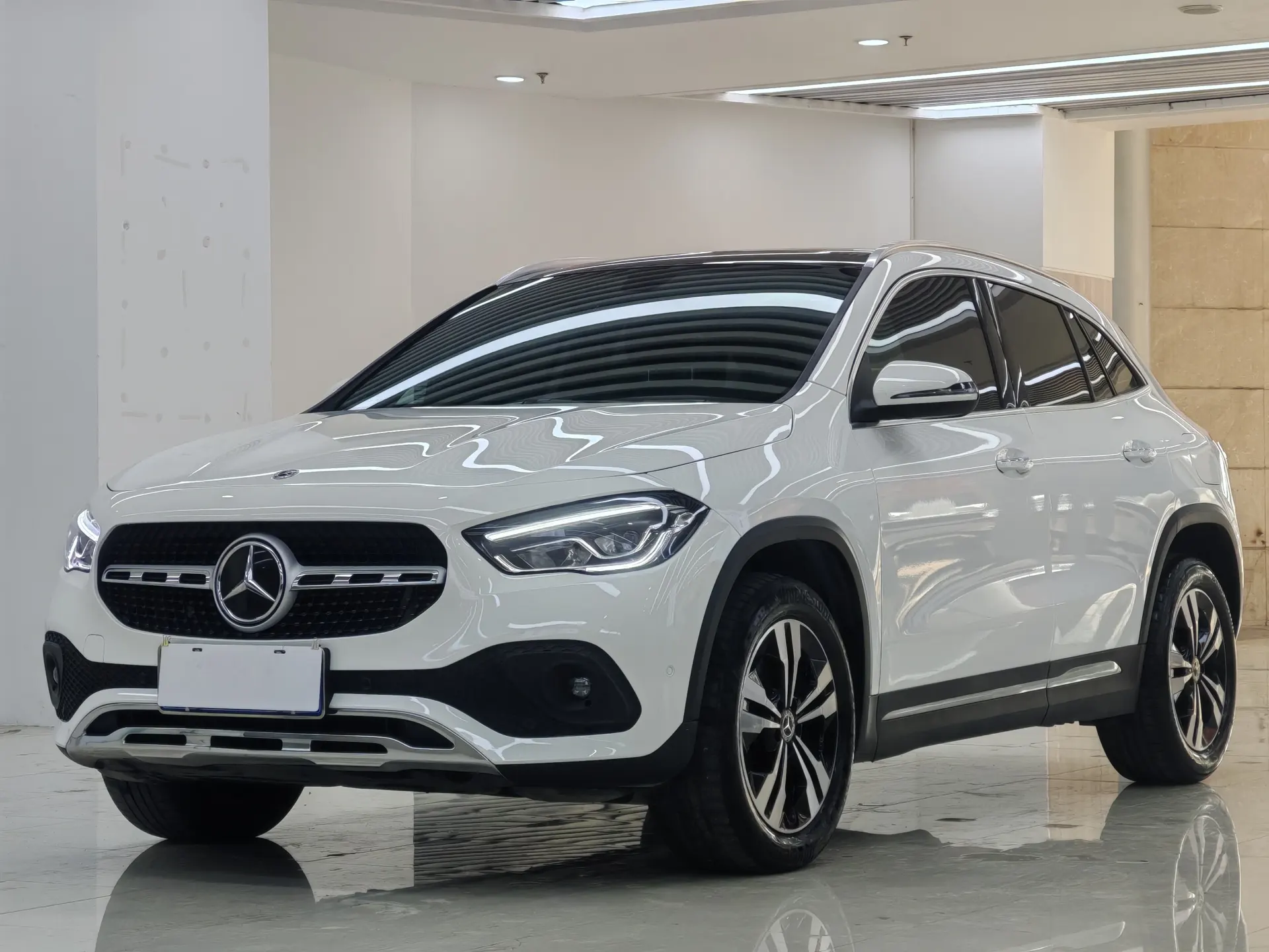 Mercedes-Benz GLA 200