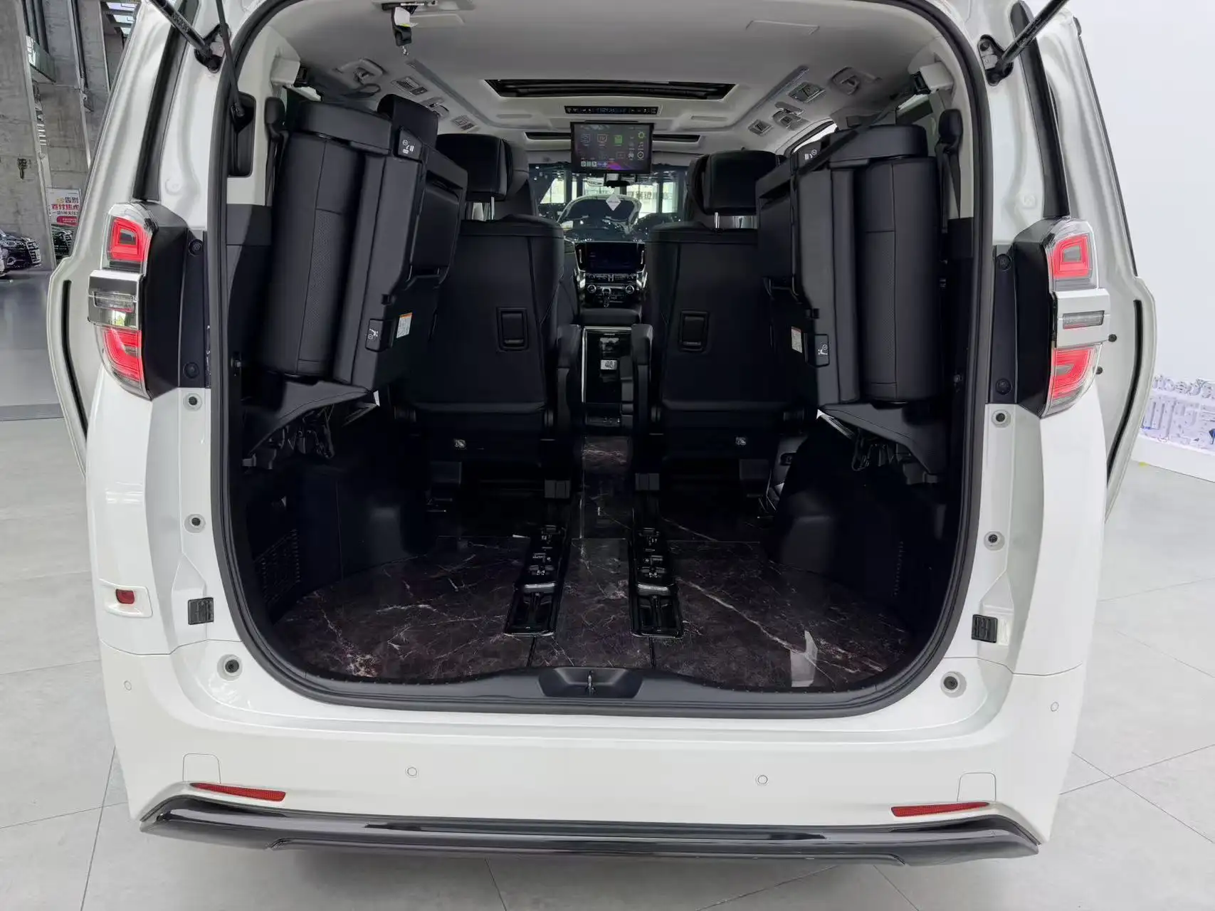 Toyota Vellfire, 2020 31
