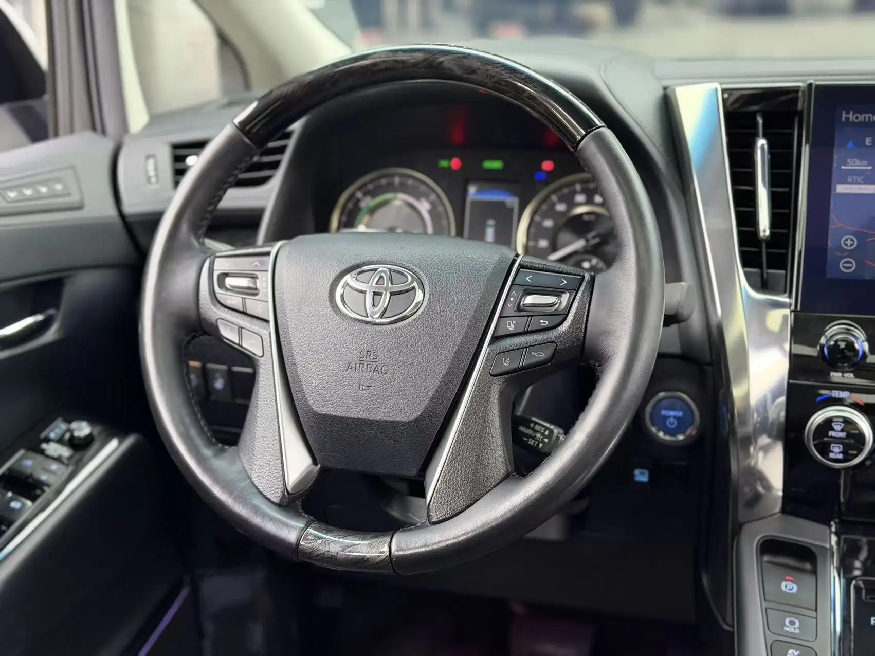 Toyota Vellfire, 2020 13