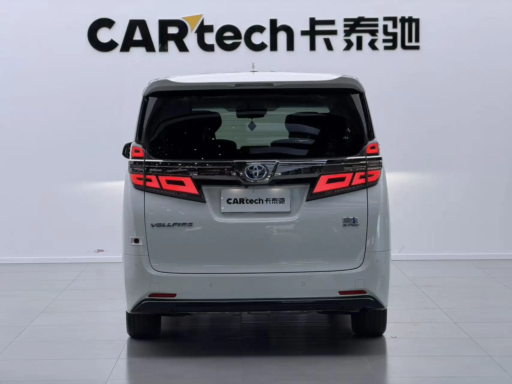 Toyota Vellfire, 2020 4