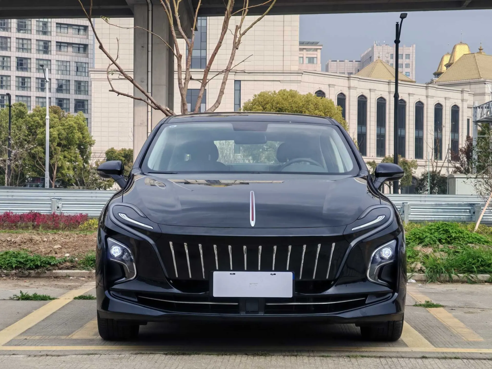 Hongqi QM5, 2024 3