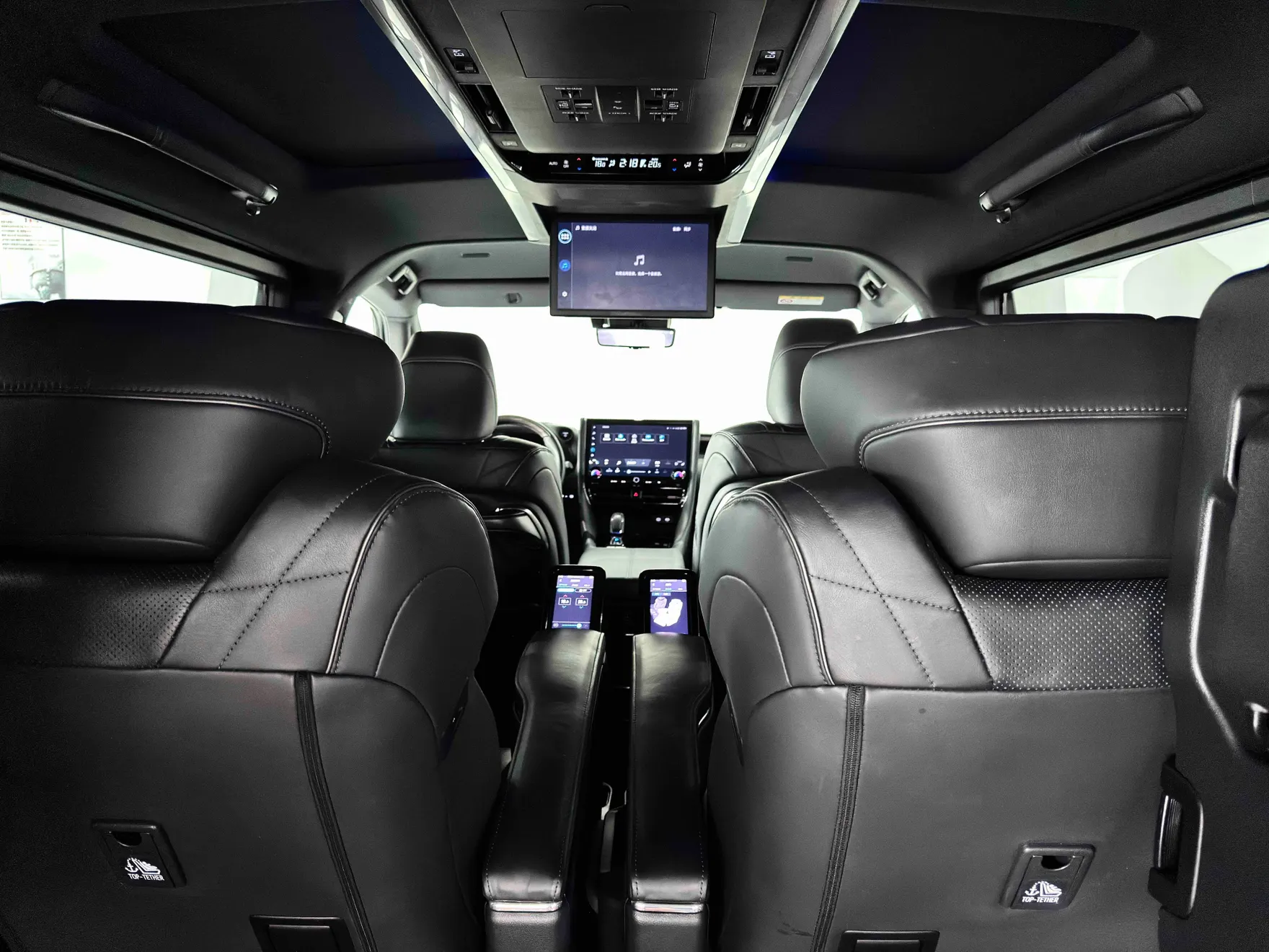 Toyota Alphard, 2024 31