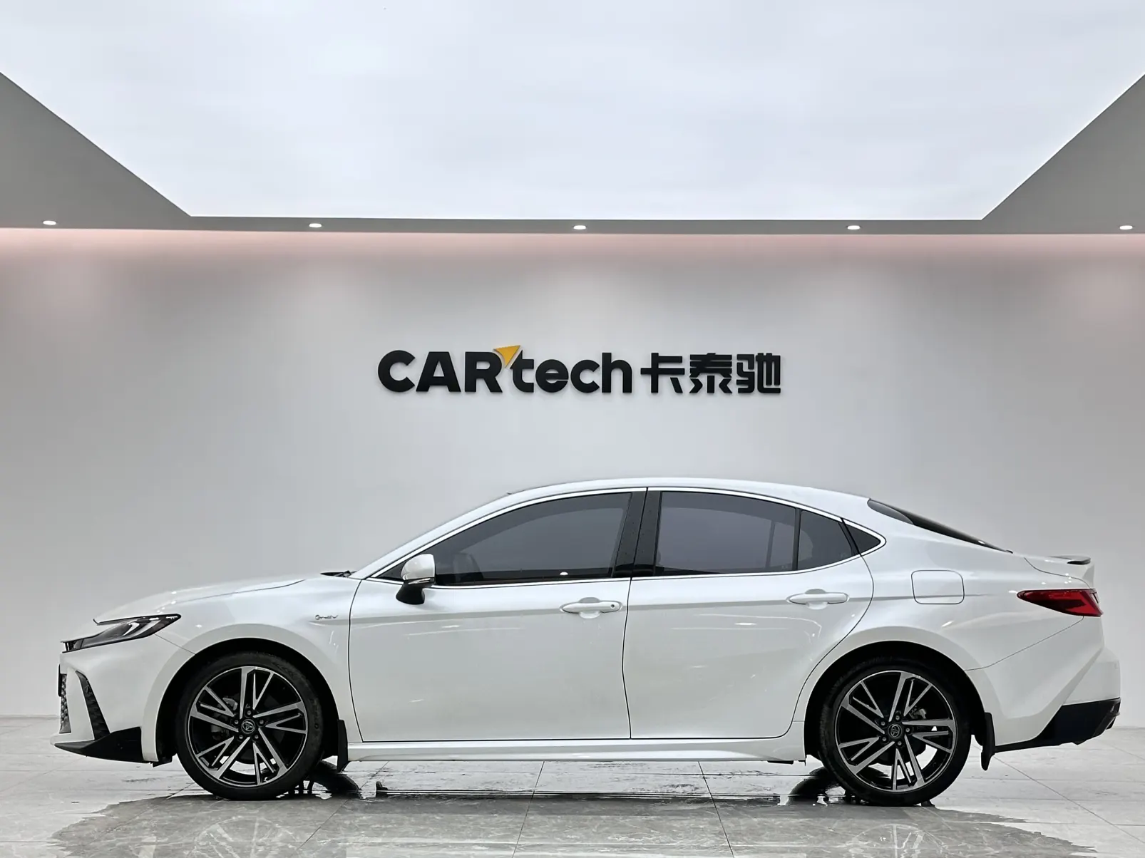 Toyota Camry, 2024 2