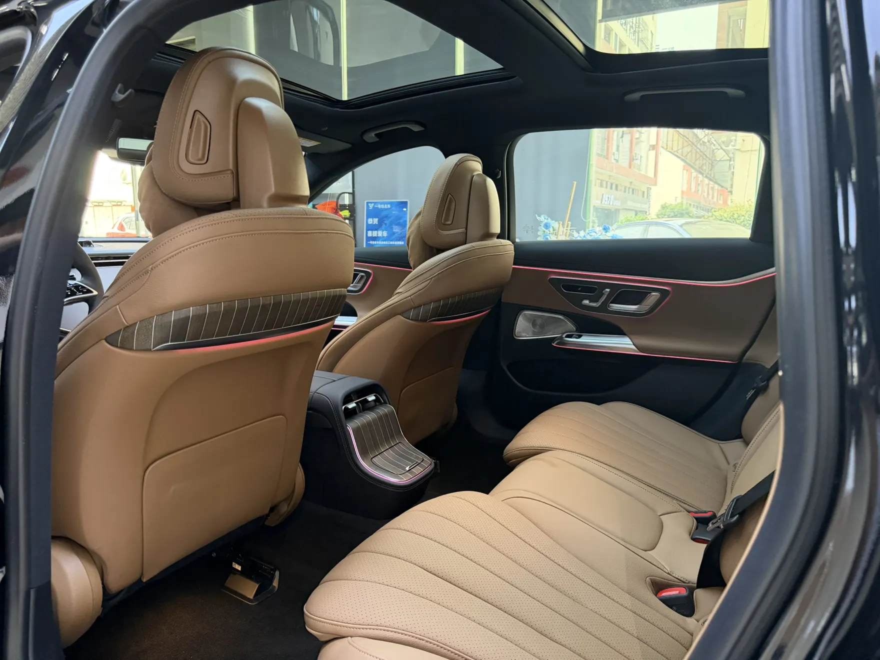 Mercedes-Benz E 300 L, 2024 15