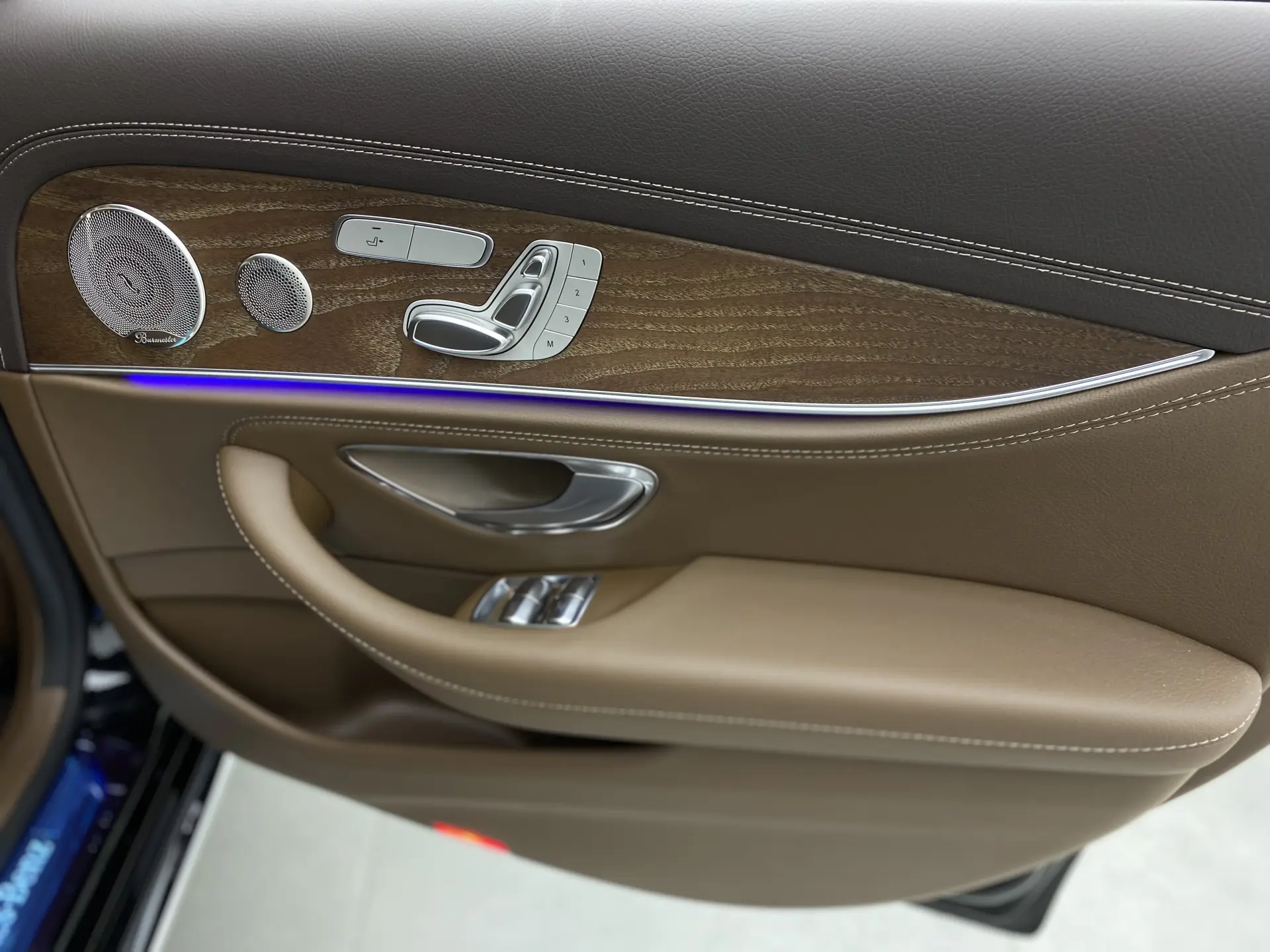 Mercedes-Benz E 300 L, 2023 21