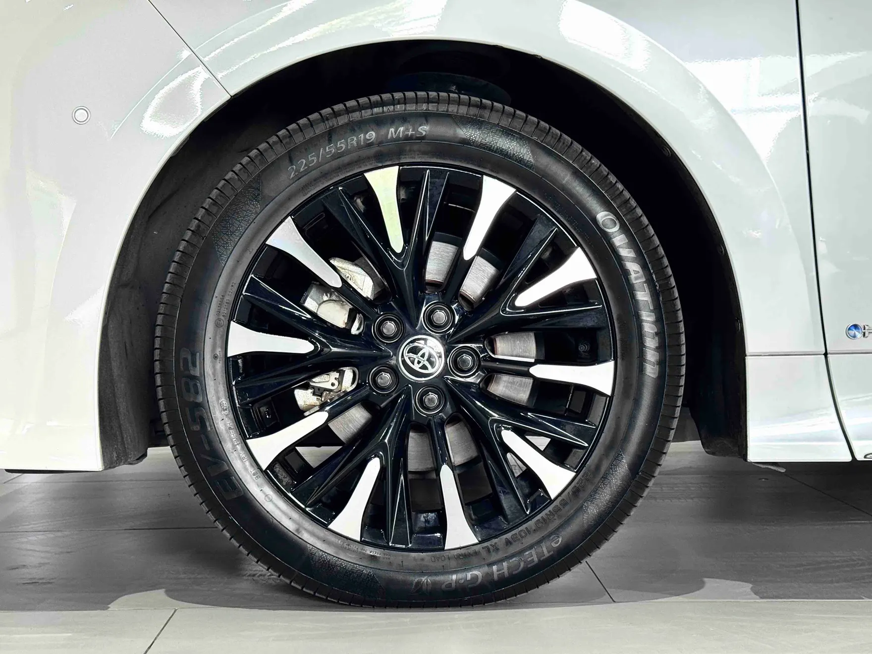Toyota Alphard, 2024 9