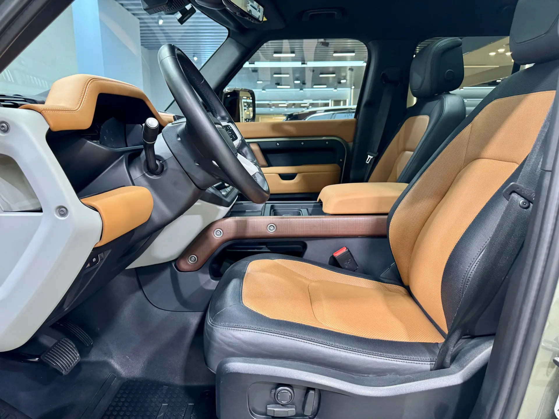 Land Rover Defender, 2023 6