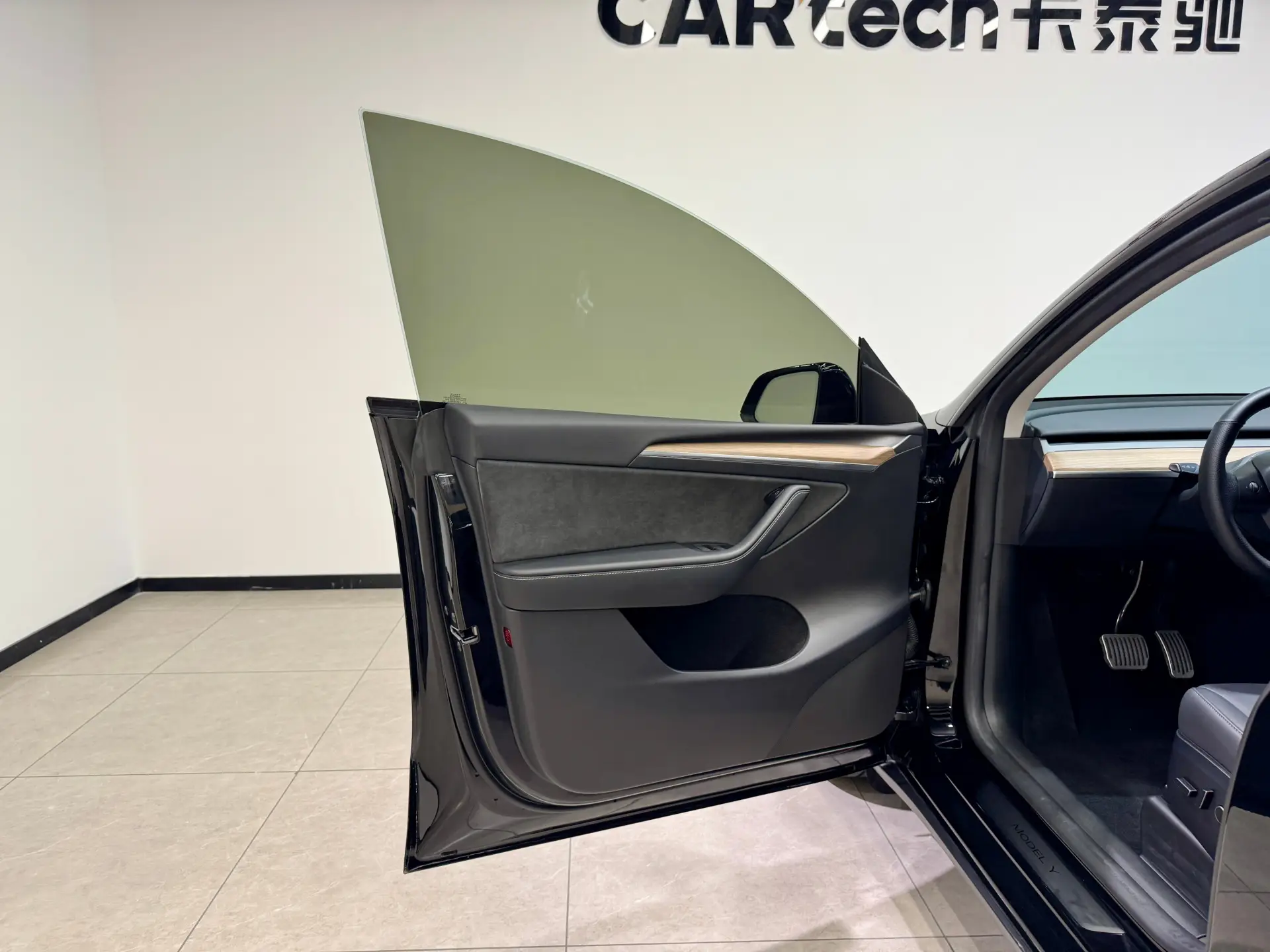 Tesla Model Y, 2023 все фото