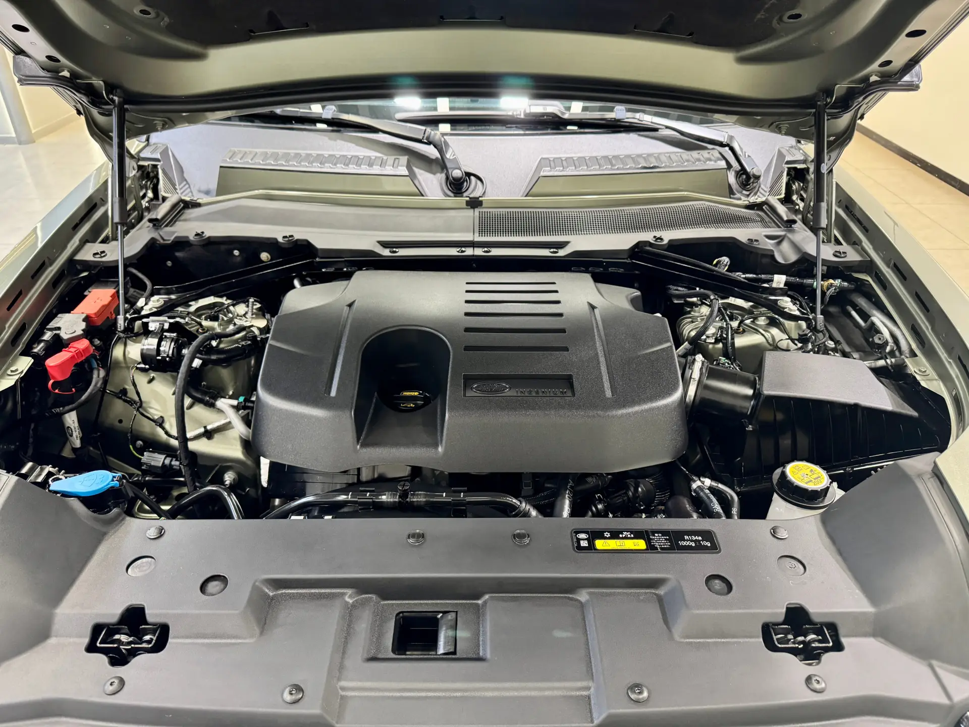 Land Rover Defender, 2023 20