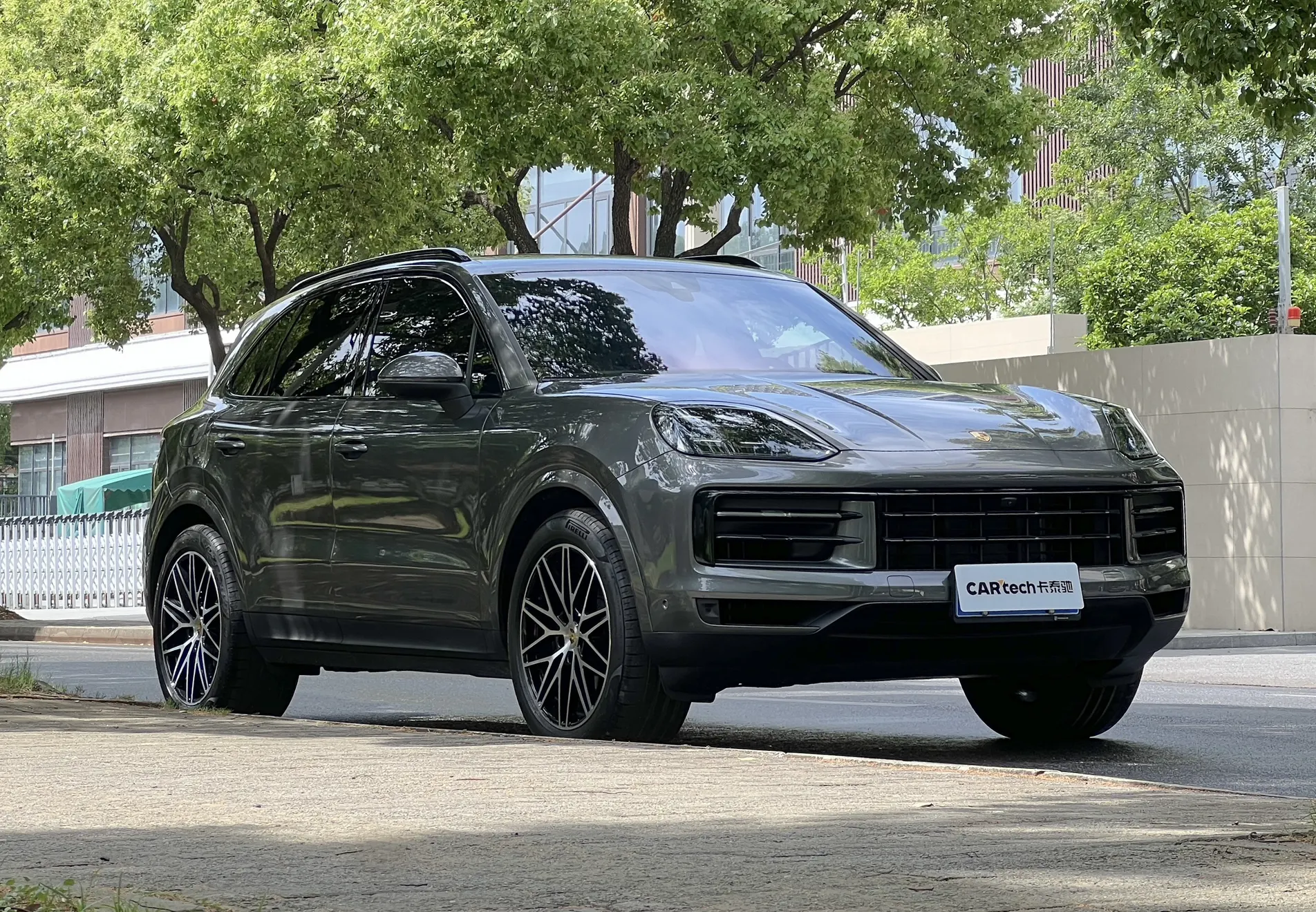 Porsche Cayenne, 2025 2