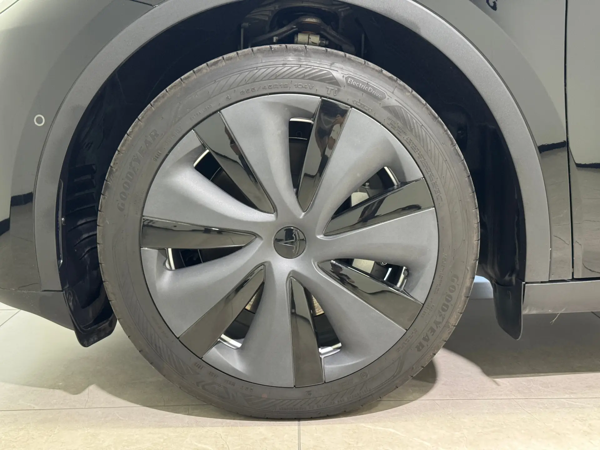 Tesla Model Y, 2023 2