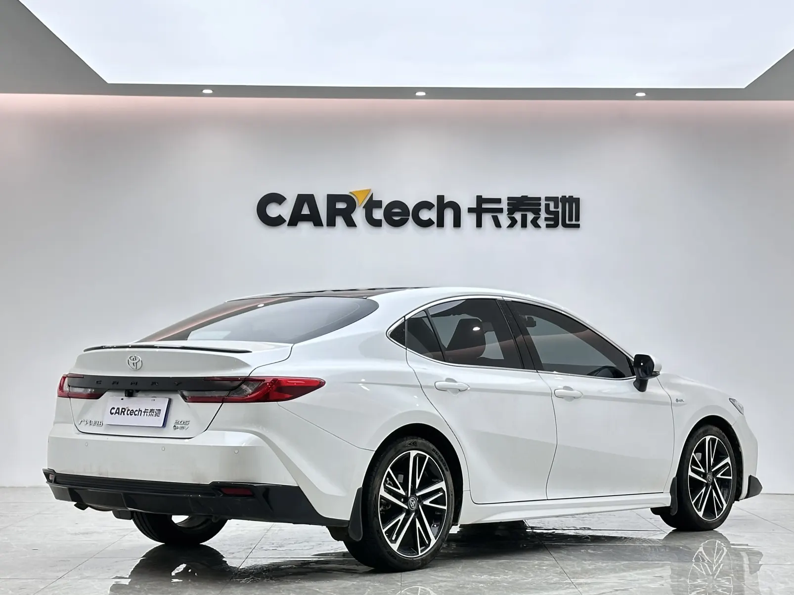 Toyota Camry, 2024 все фото