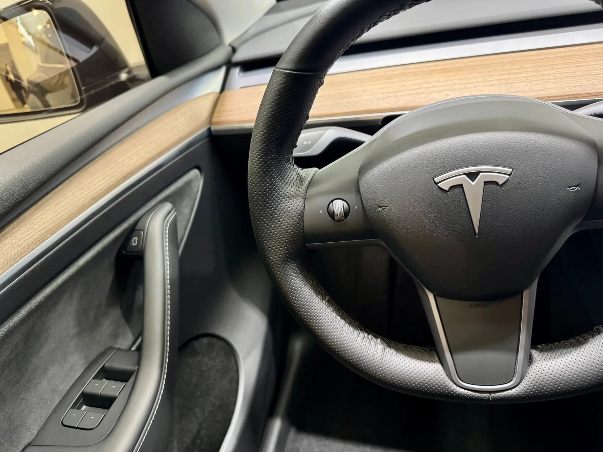Tesla Model Y, 2023 11