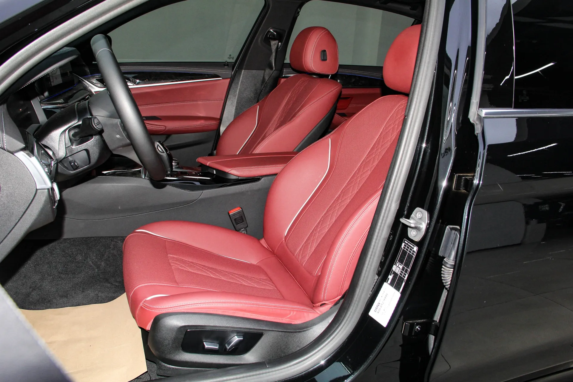 BMW 530Li, 2023 24