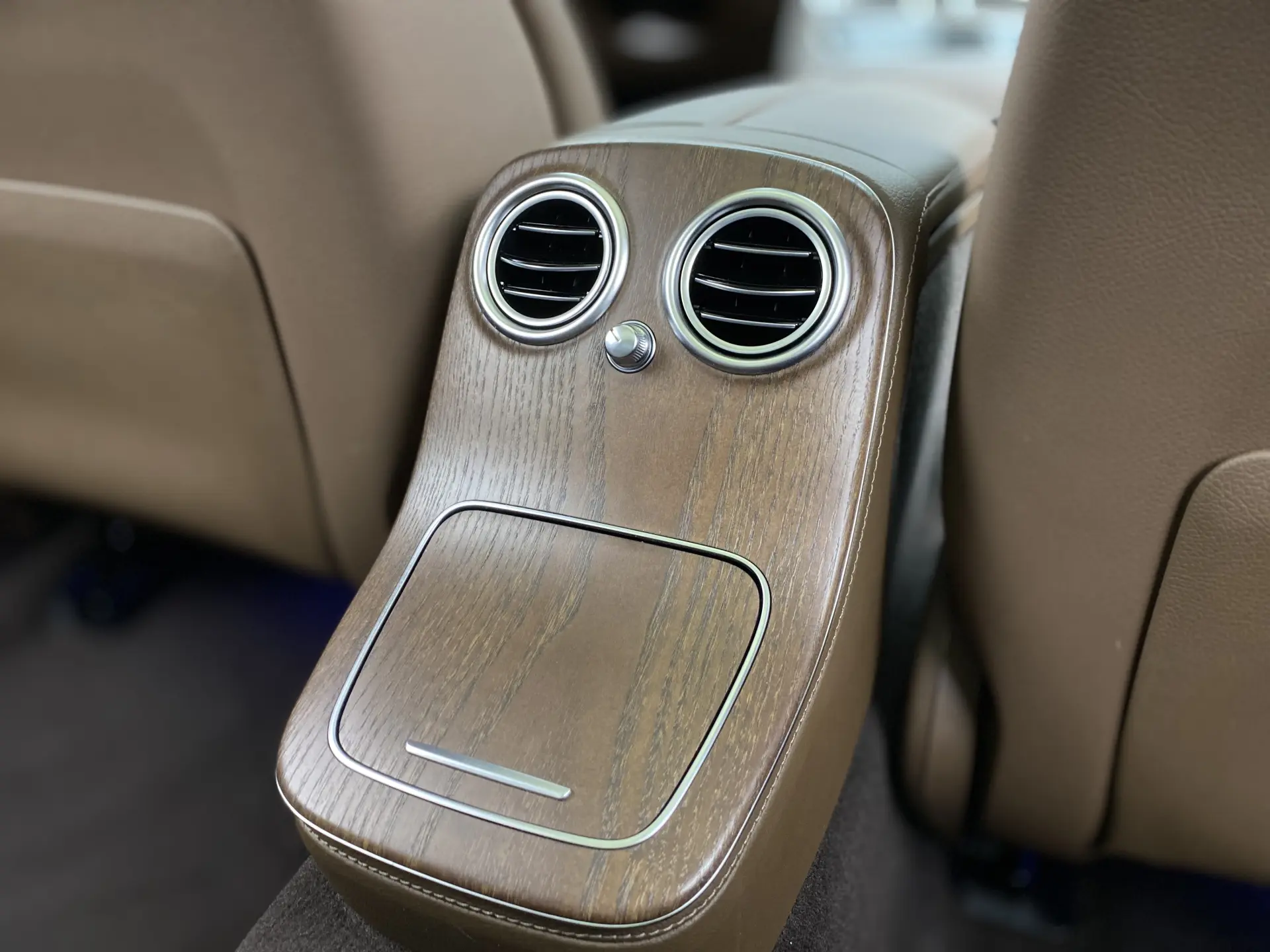 Mercedes-Benz E 300 L, 2023 22