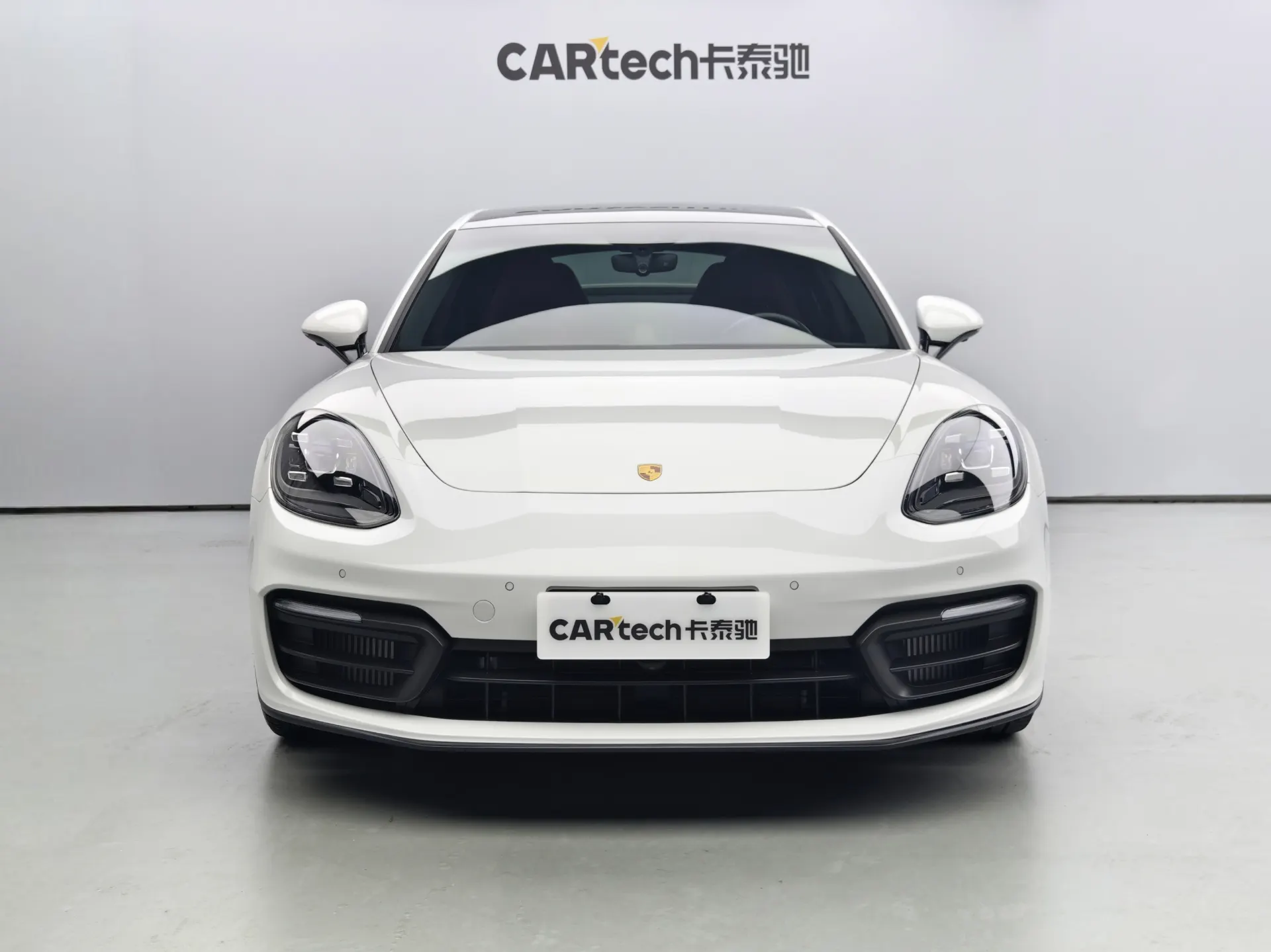 Porsche Panamera, 2022 2
