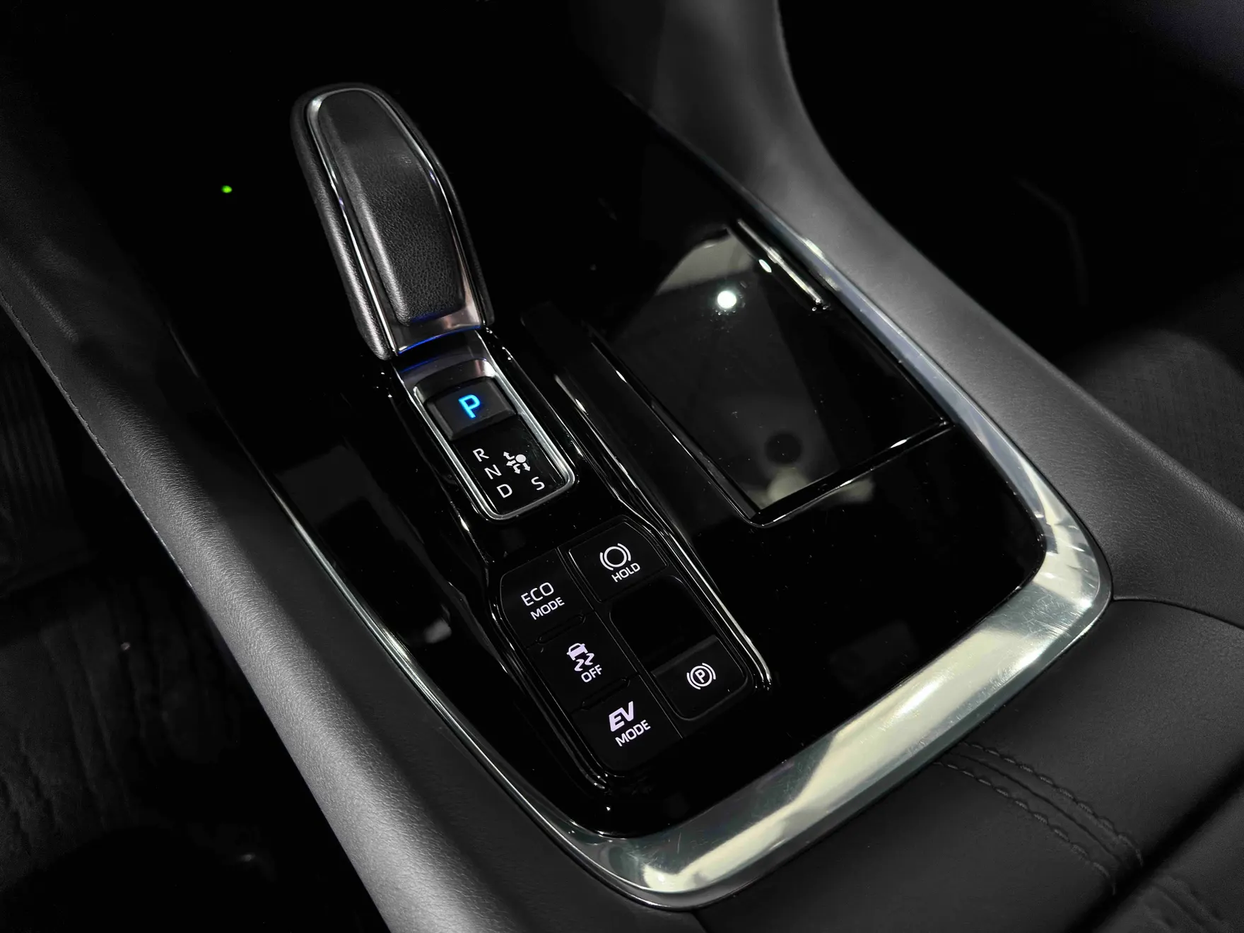 Toyota Alphard, 2024 19