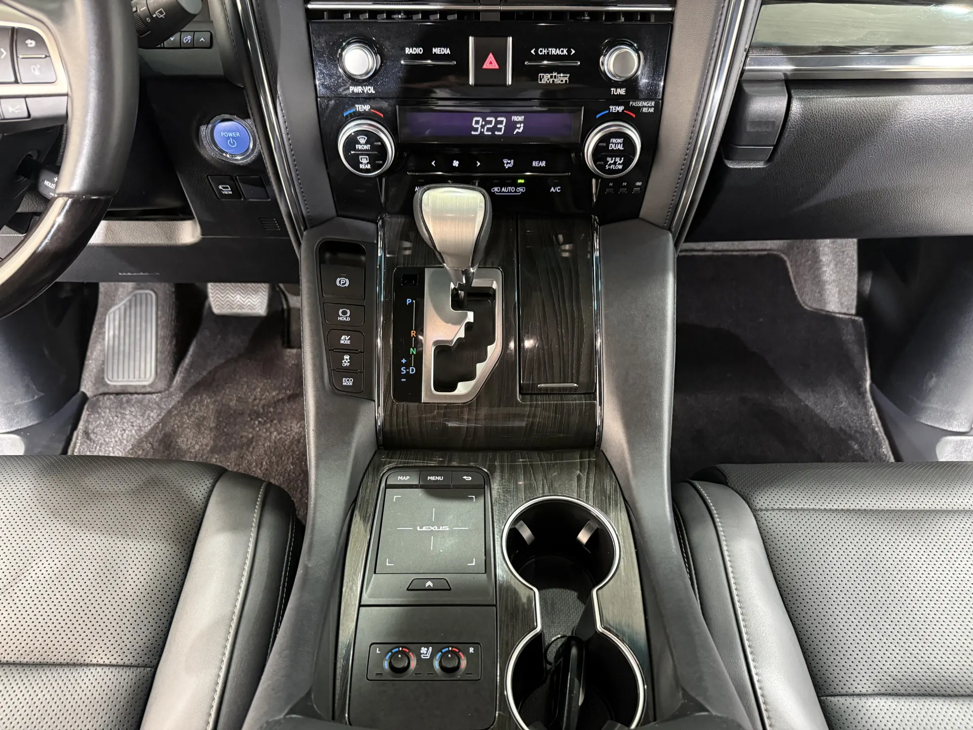 Lexus LM 300h, 2020 19