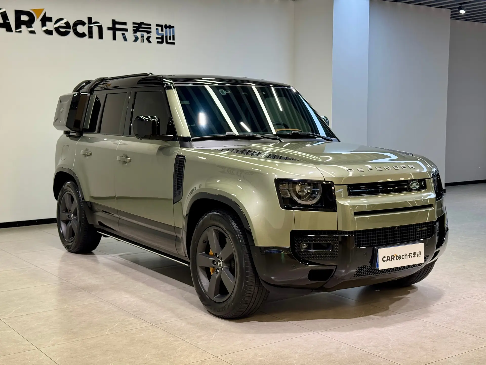 Land Rover Defender, 2023 25