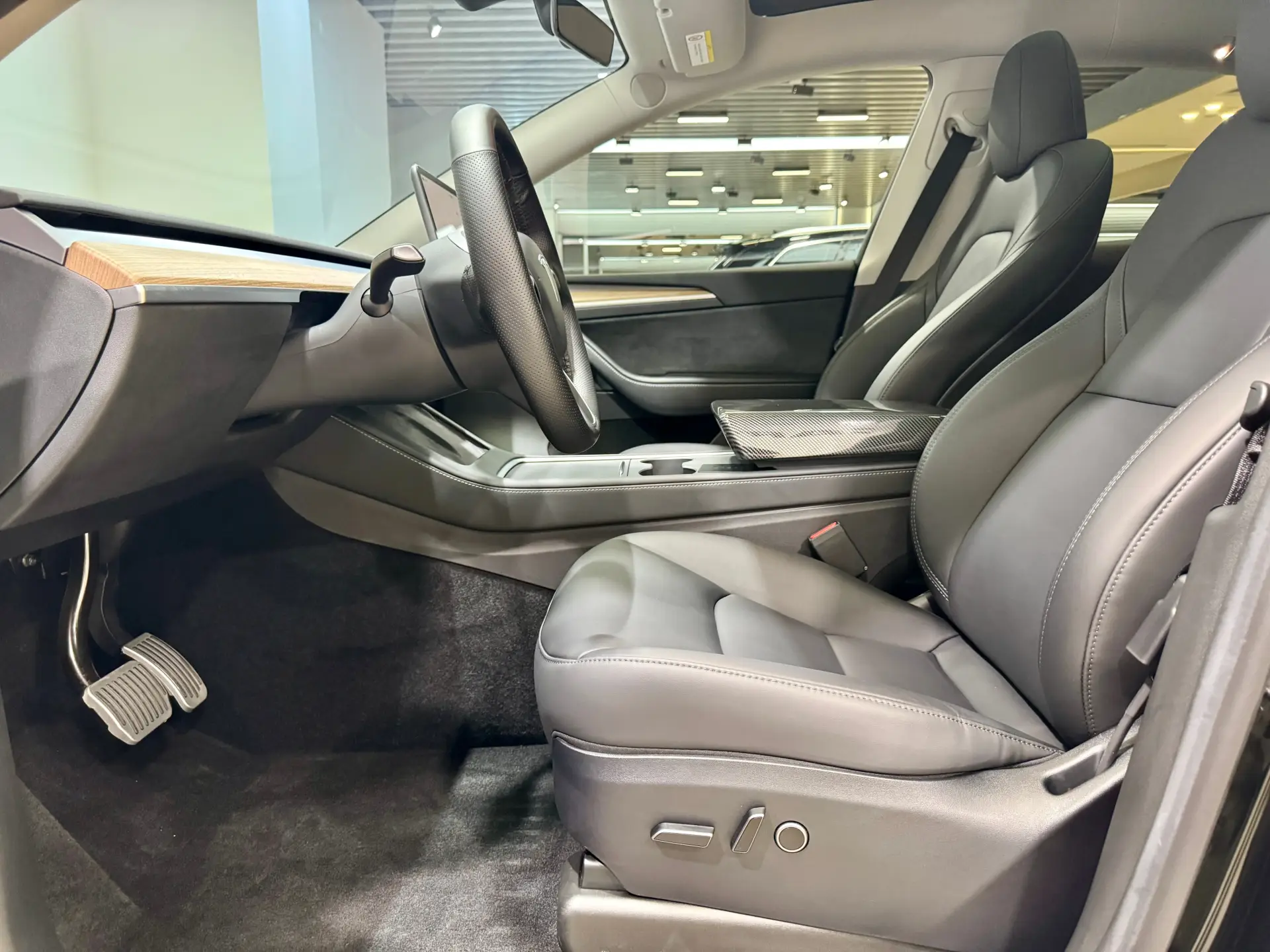 Tesla Model Y, 2023 6
