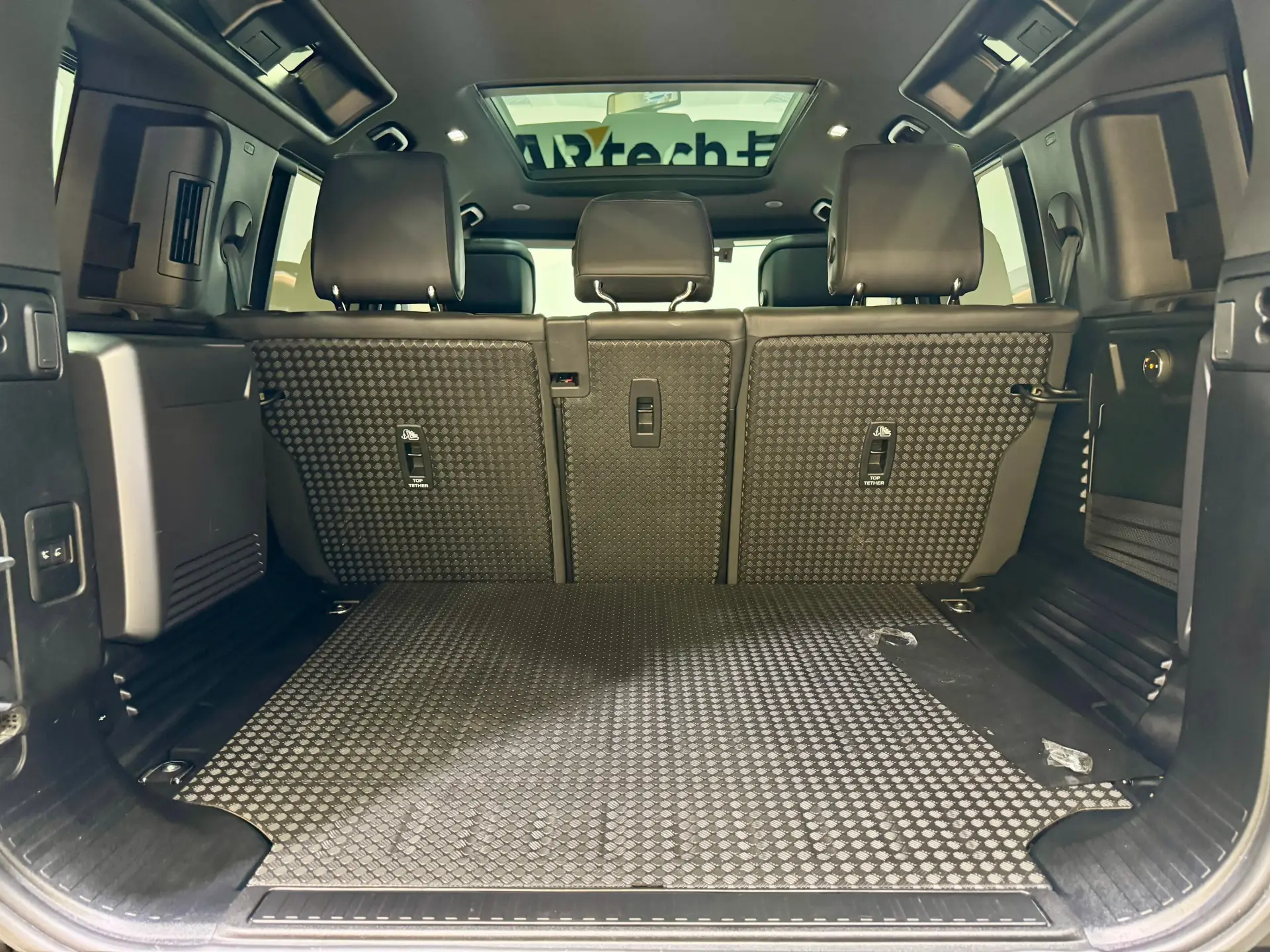 Land Rover Defender, 2023 22