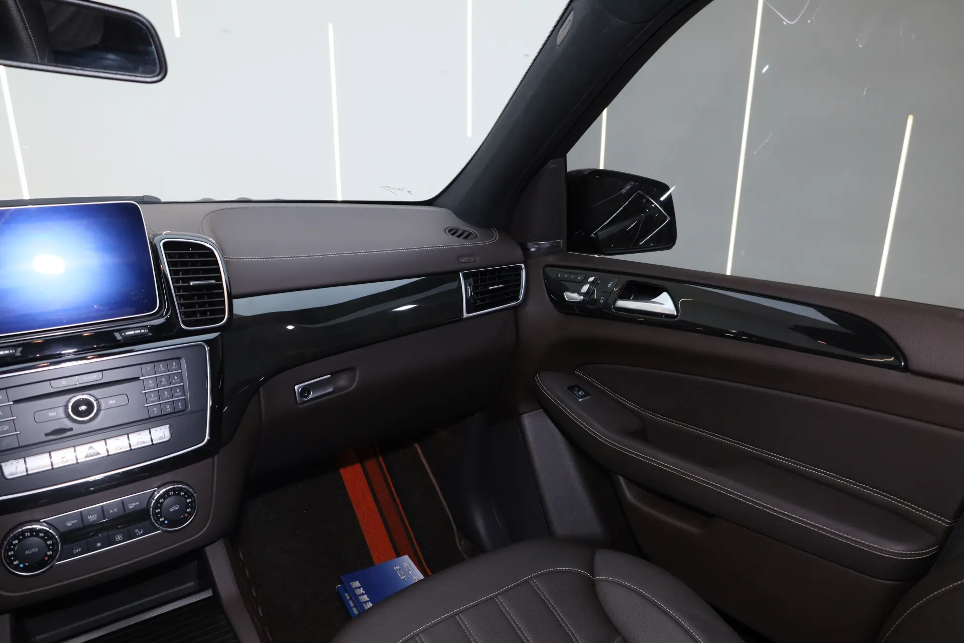 Mercedes-Benz GLS 450, 2018 32