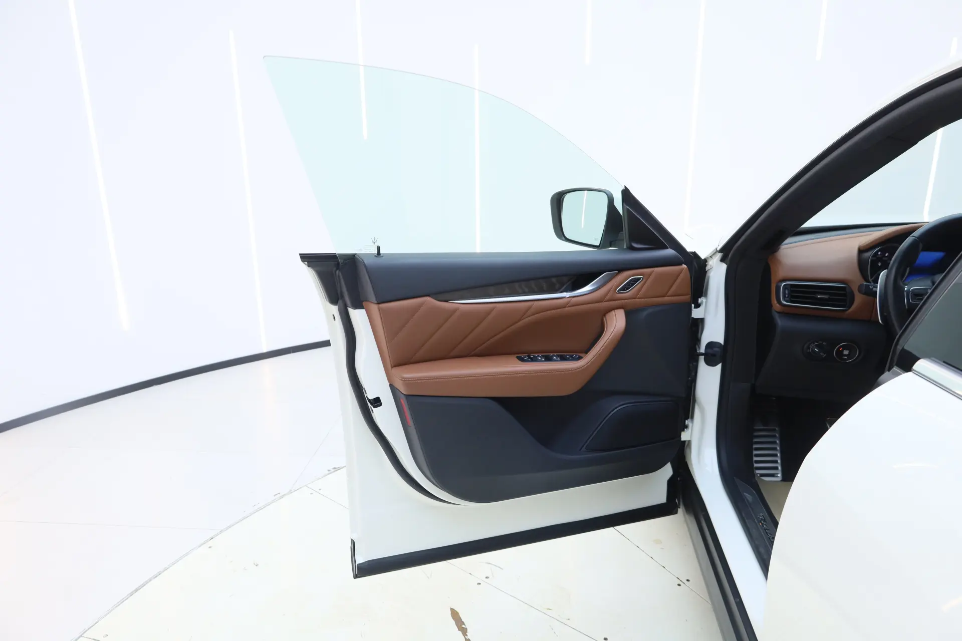 Maserati Levante, 2019 16