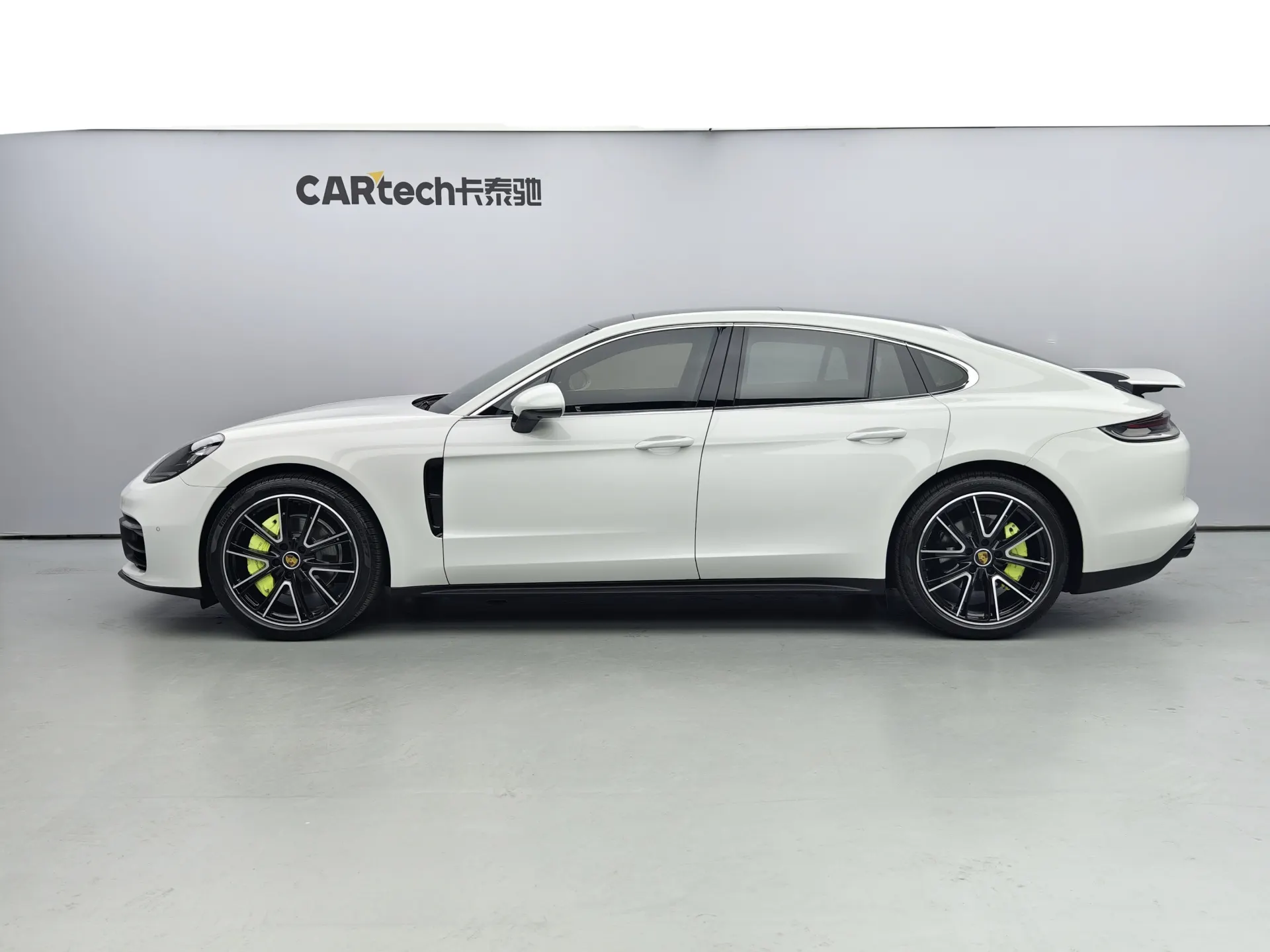 Porsche Panamera, 2022 все фото