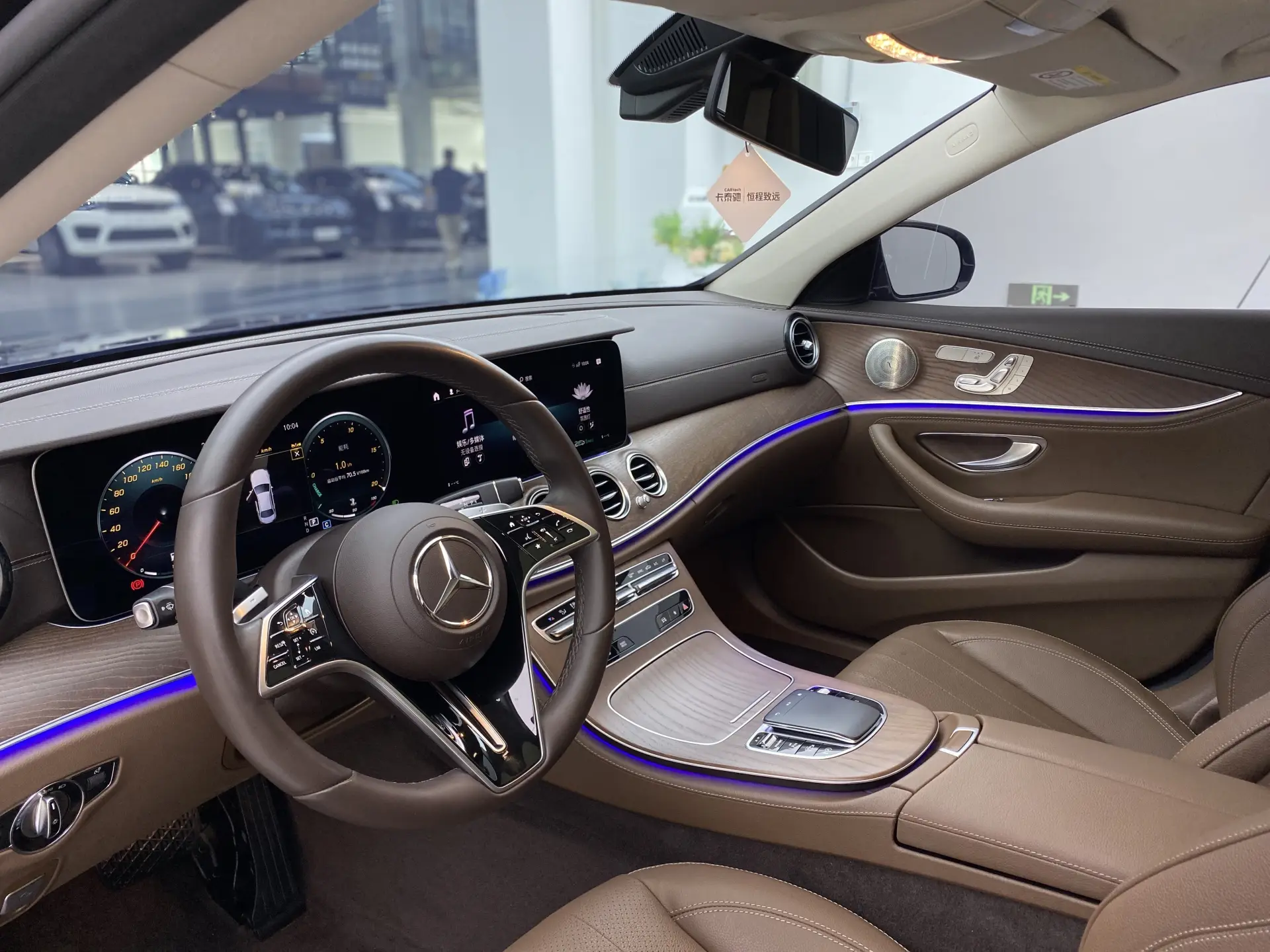 Mercedes-Benz E 300 L, 2023 6