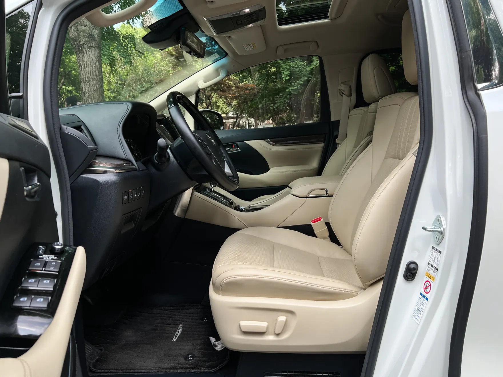 Toyota Vellfire, 2019 10