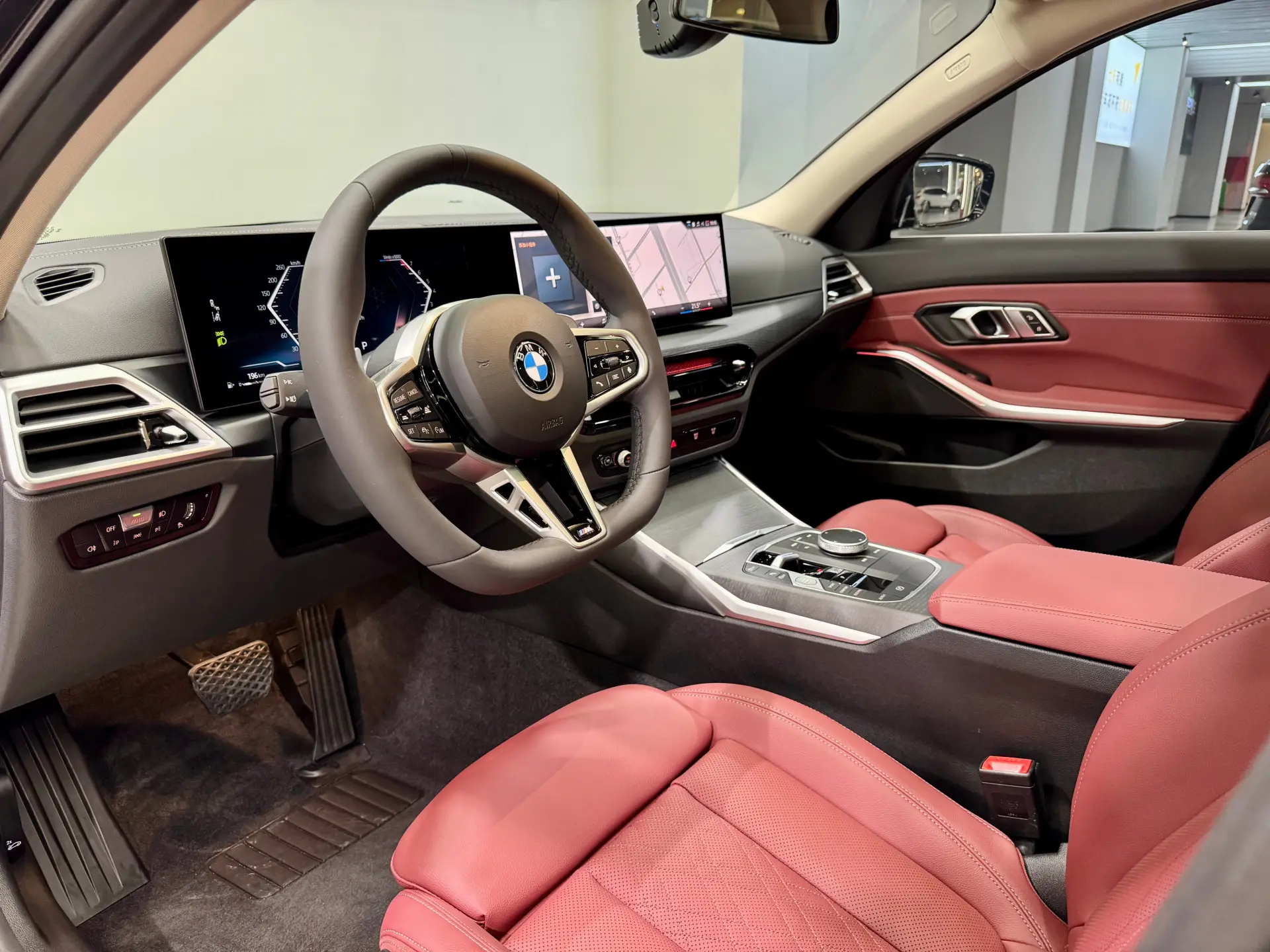 BMW 325Li, 2025 7