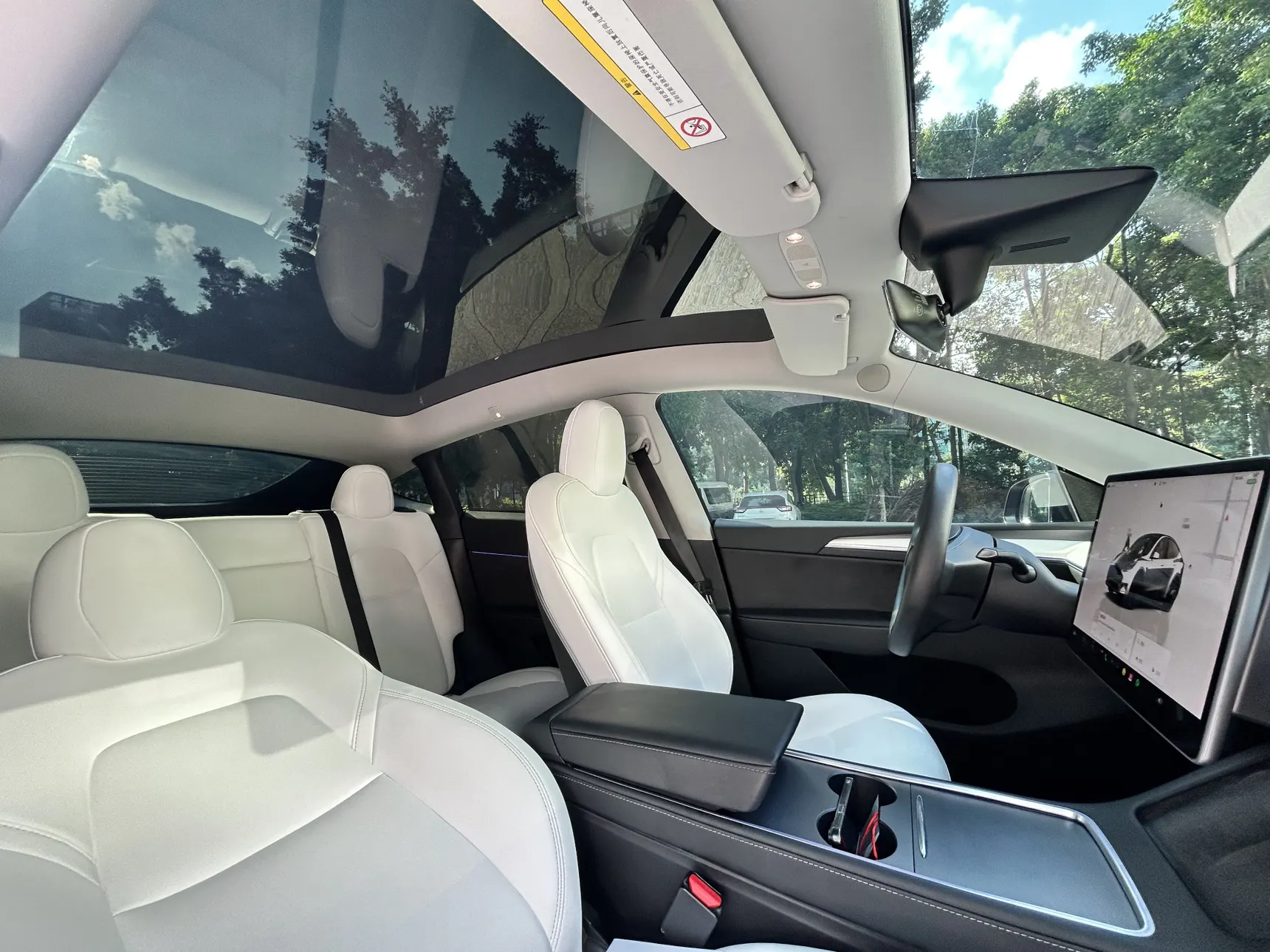 Tesla Model Y, 2022 10