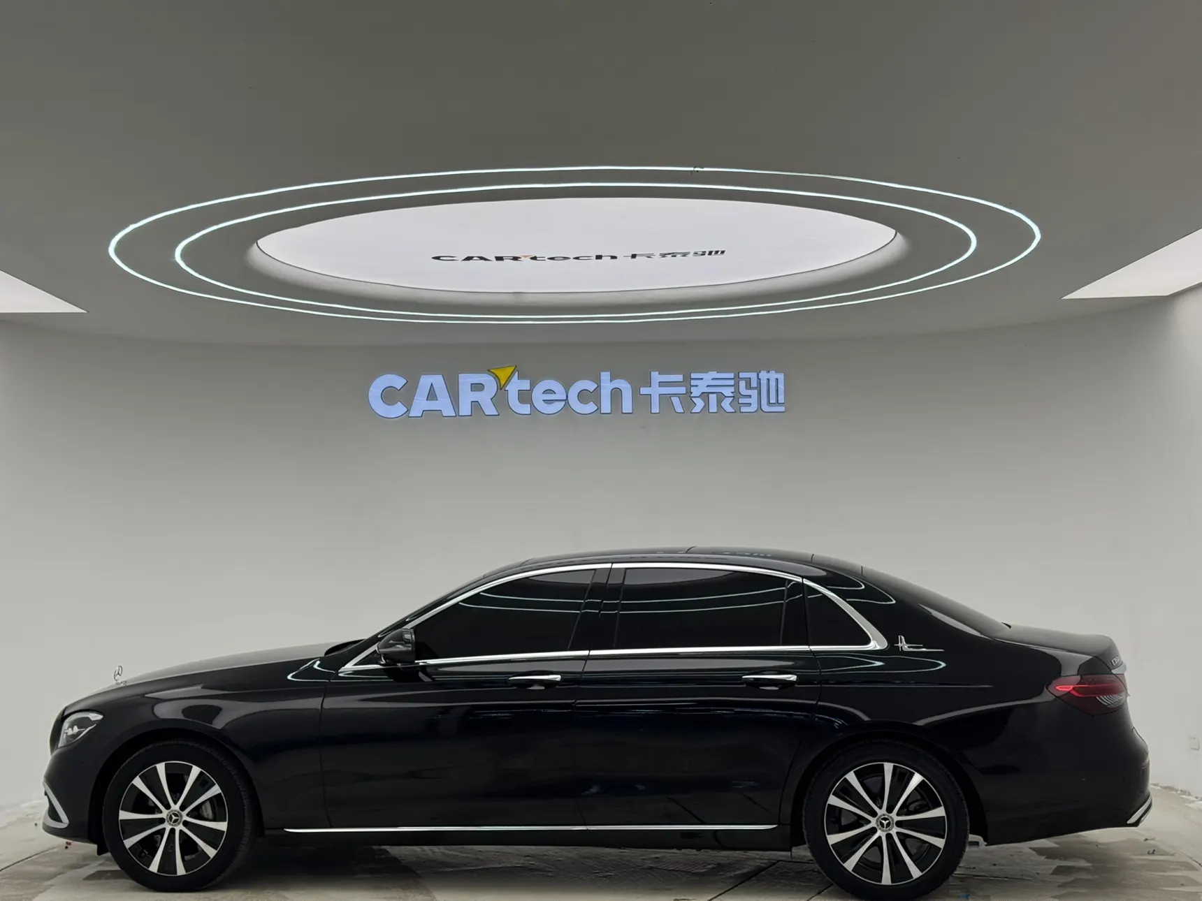 Mercedes-Benz E 350 e, 2022 8