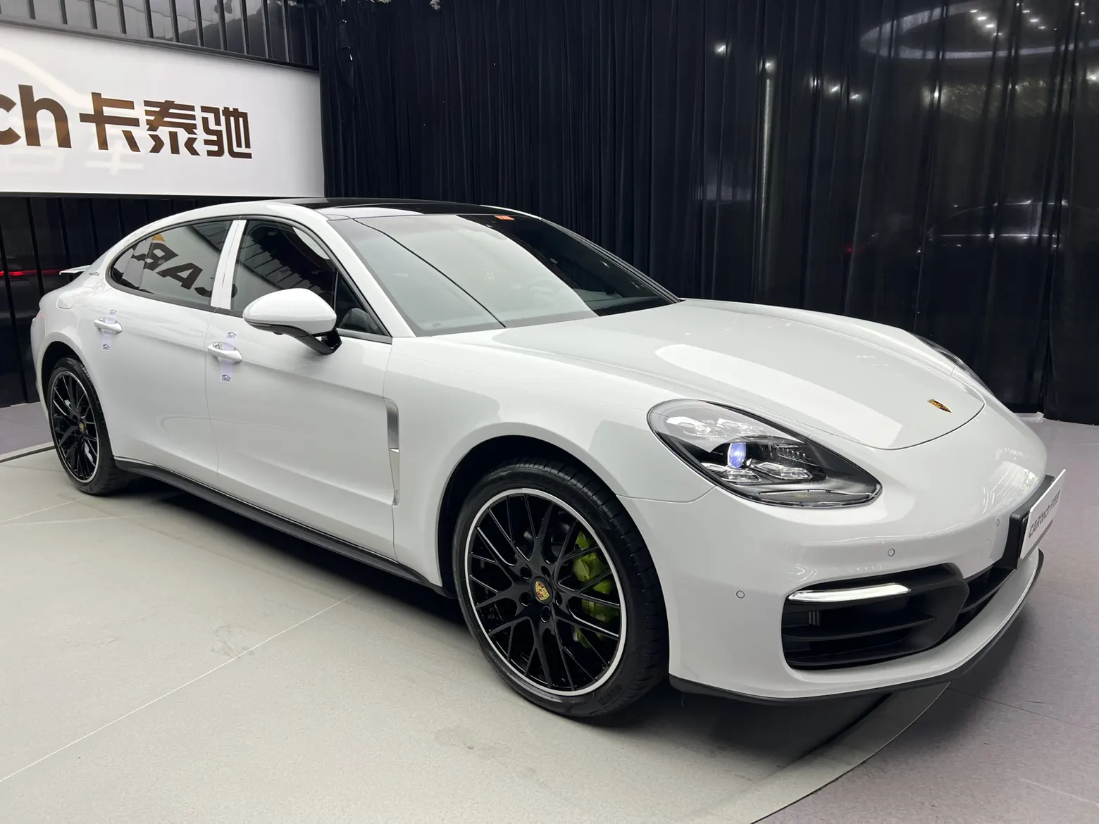 Porsche Panamera, 2023 2