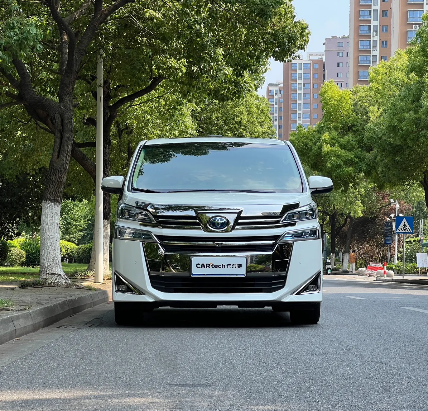 Toyota Vellfire, 2019 3