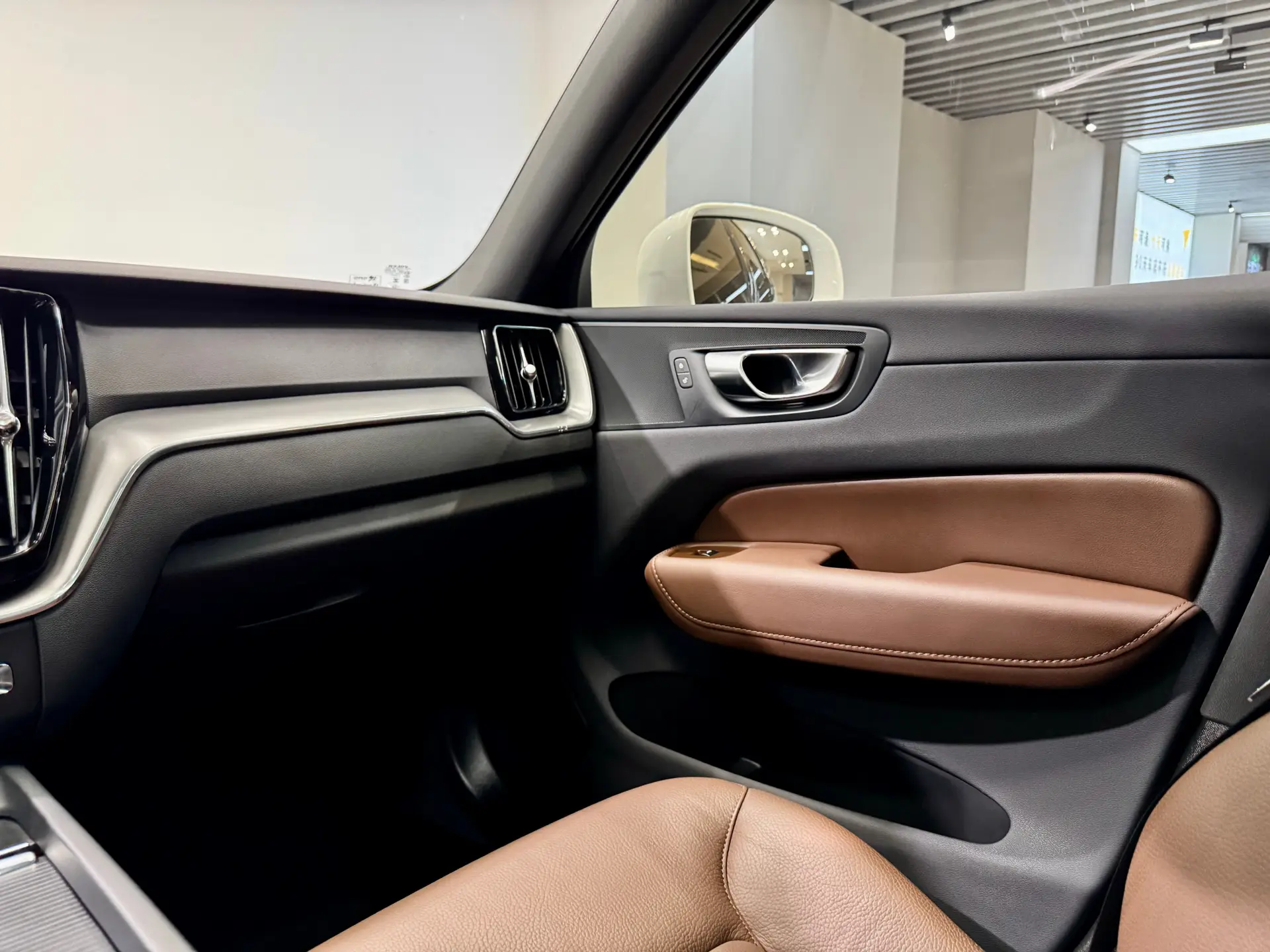 Volvo XC60, 2025 16