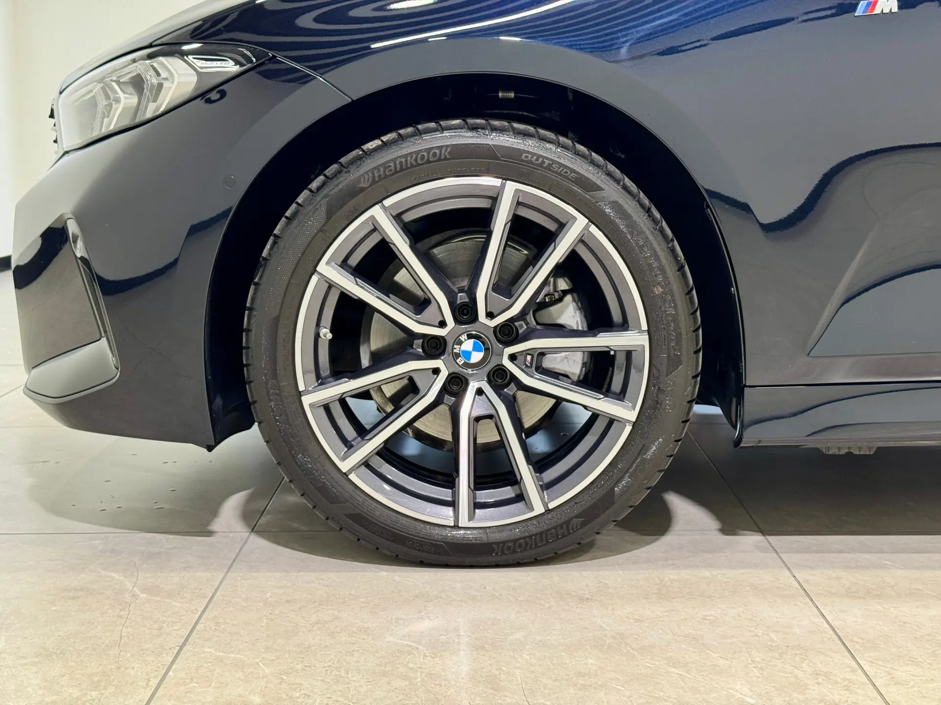 BMW 325Li, 2025 3