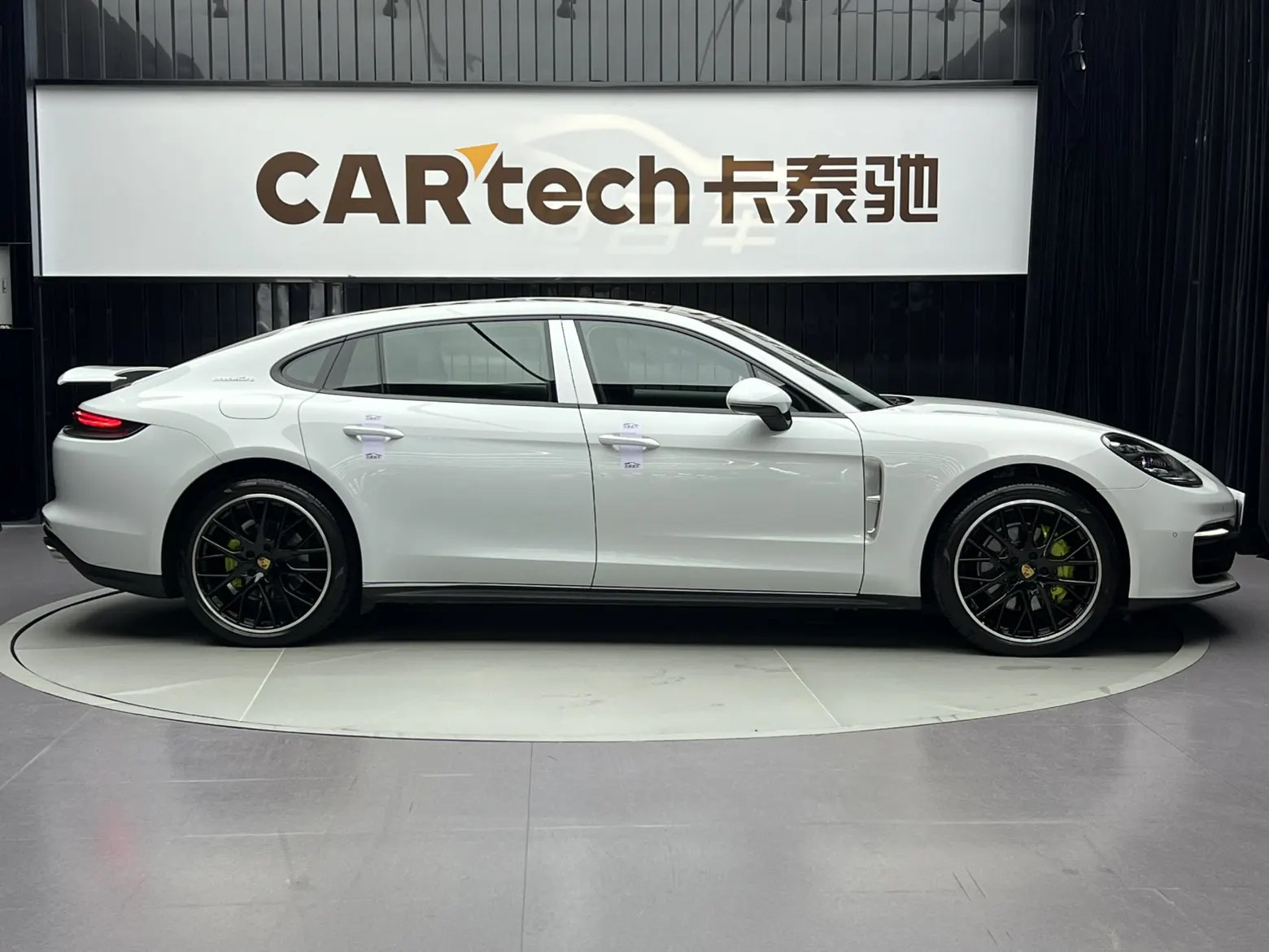 Porsche Panamera, 2023 4