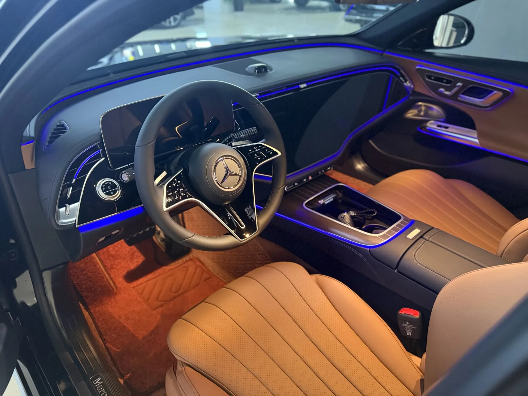 Mercedes-Benz E 300 L, 2025 13