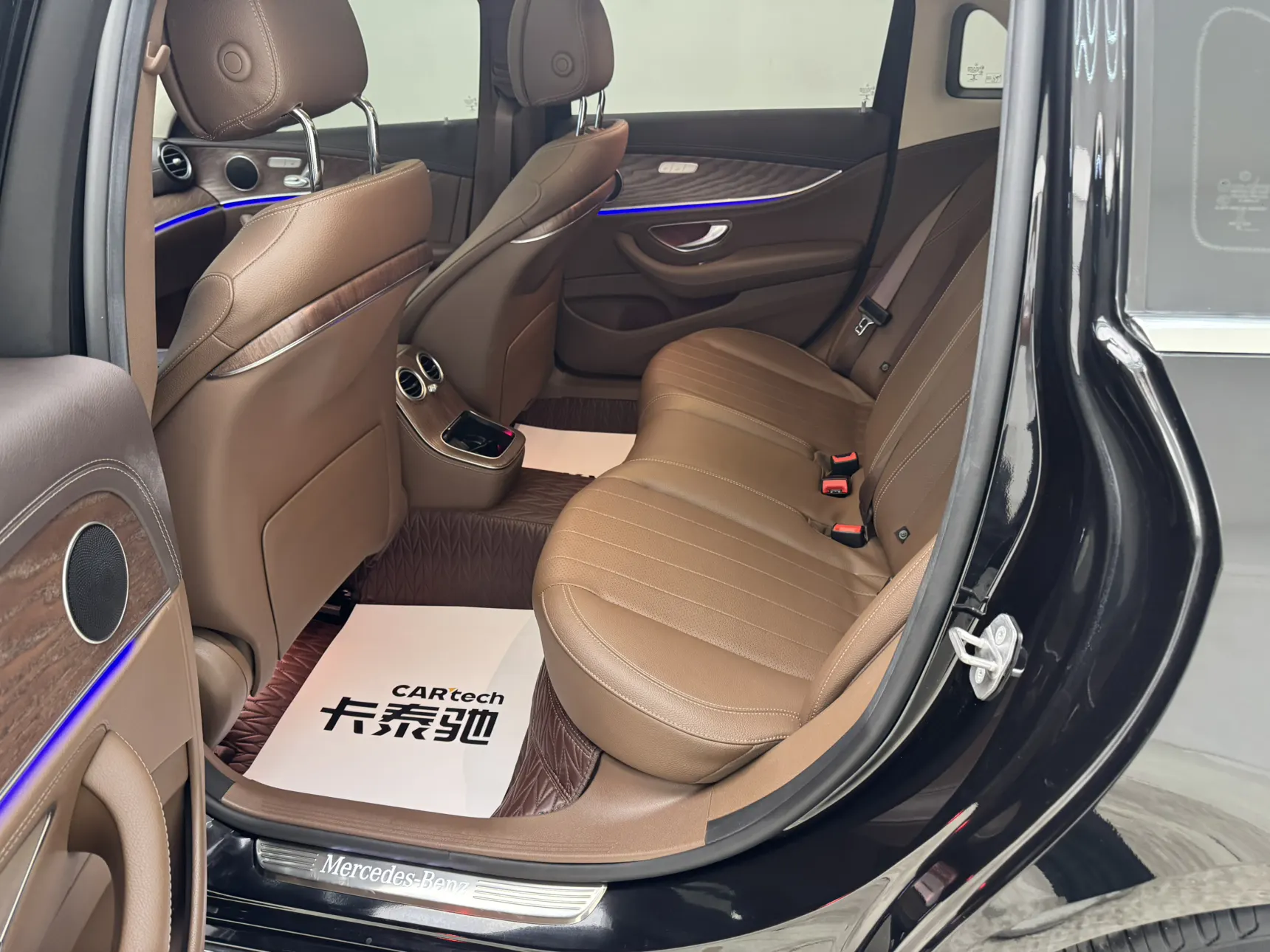 Mercedes-Benz E 350 e, 2022 15