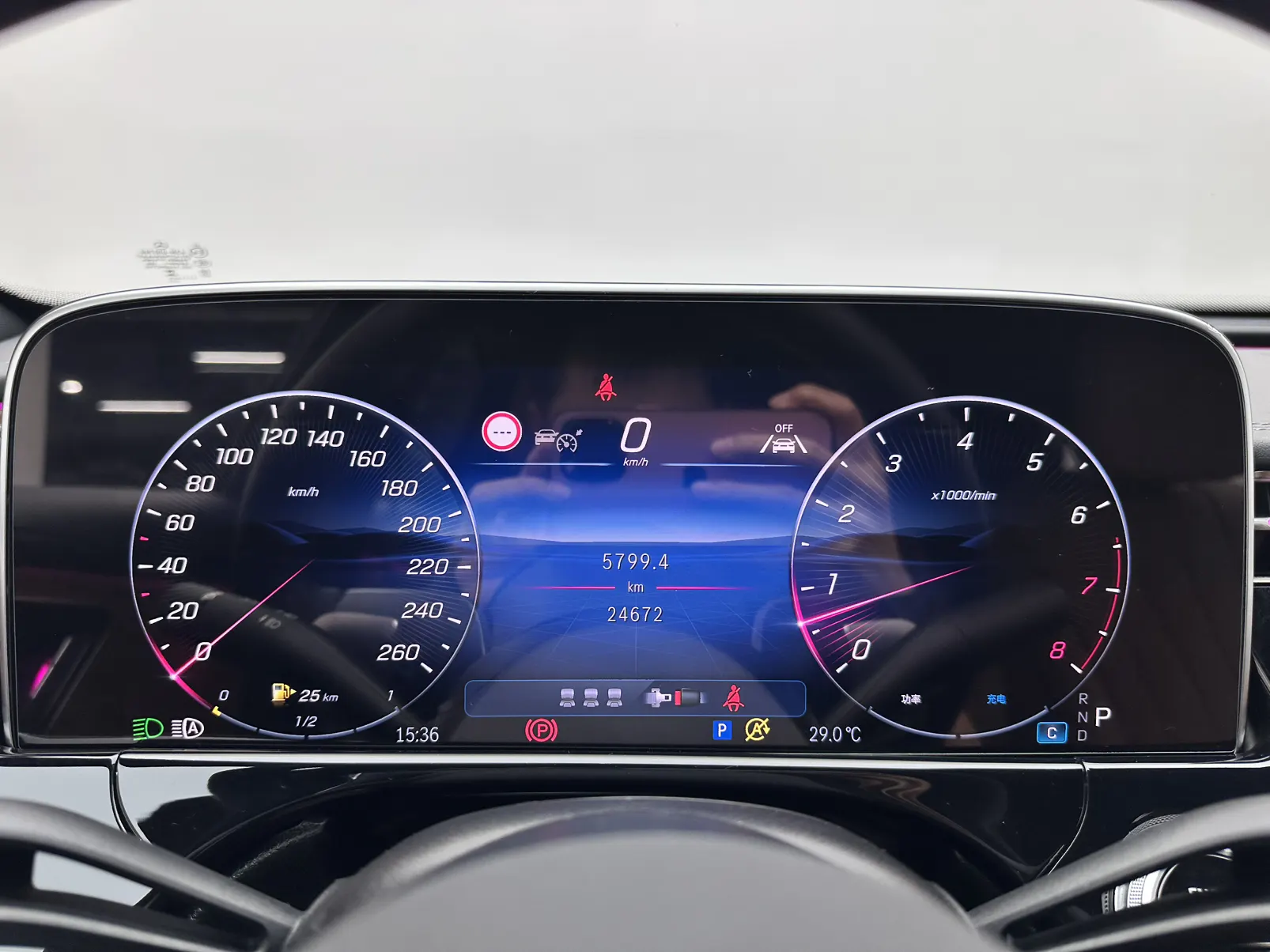 Mercedes-Benz E 300 L, 2025 14