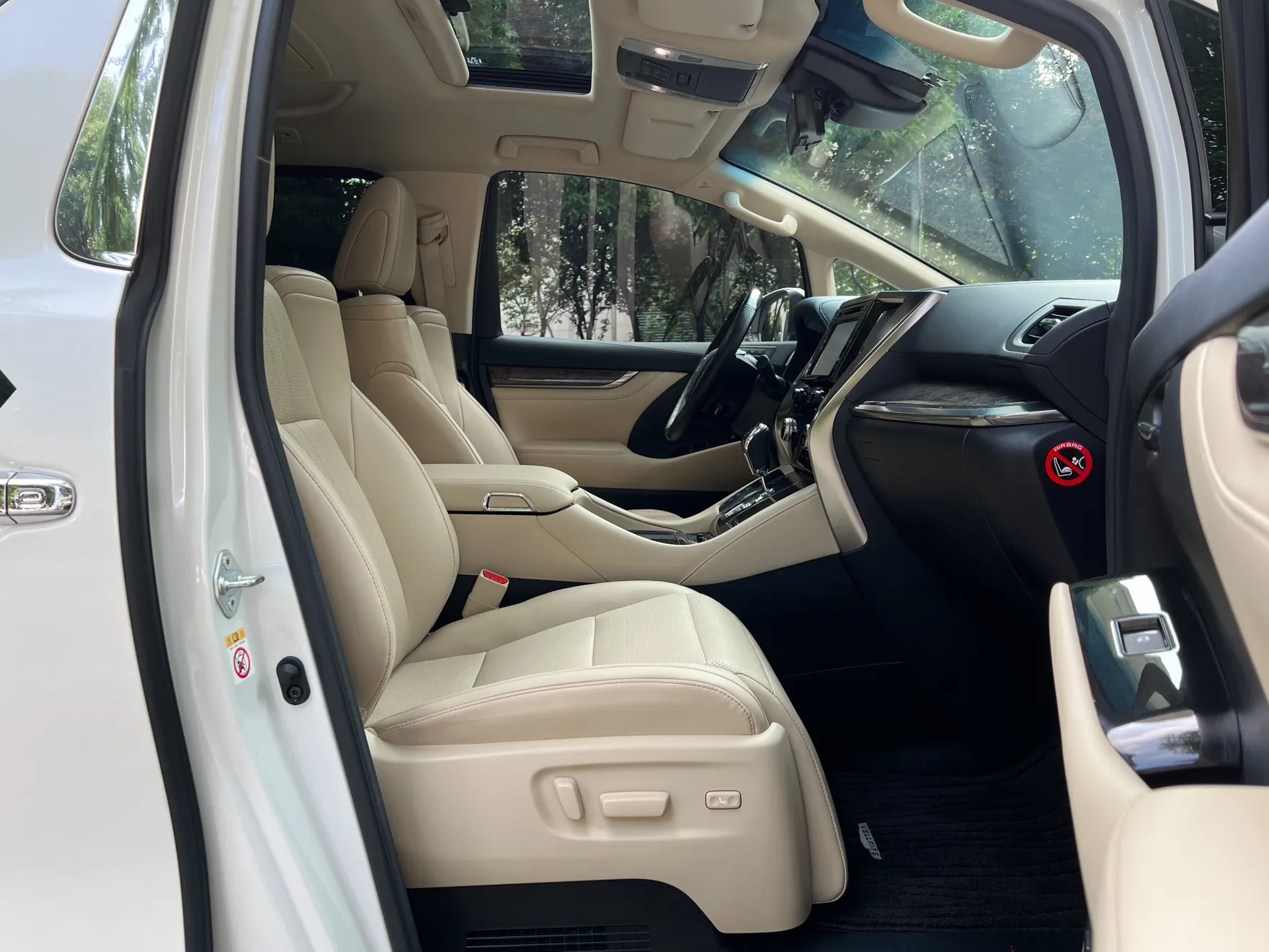 Toyota Vellfire, 2019 11