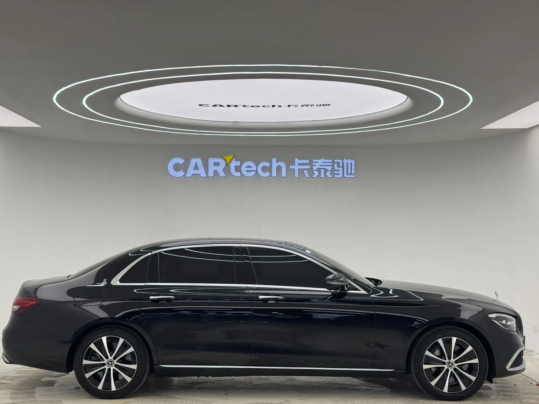 Mercedes-Benz E 350 e, 2022 4