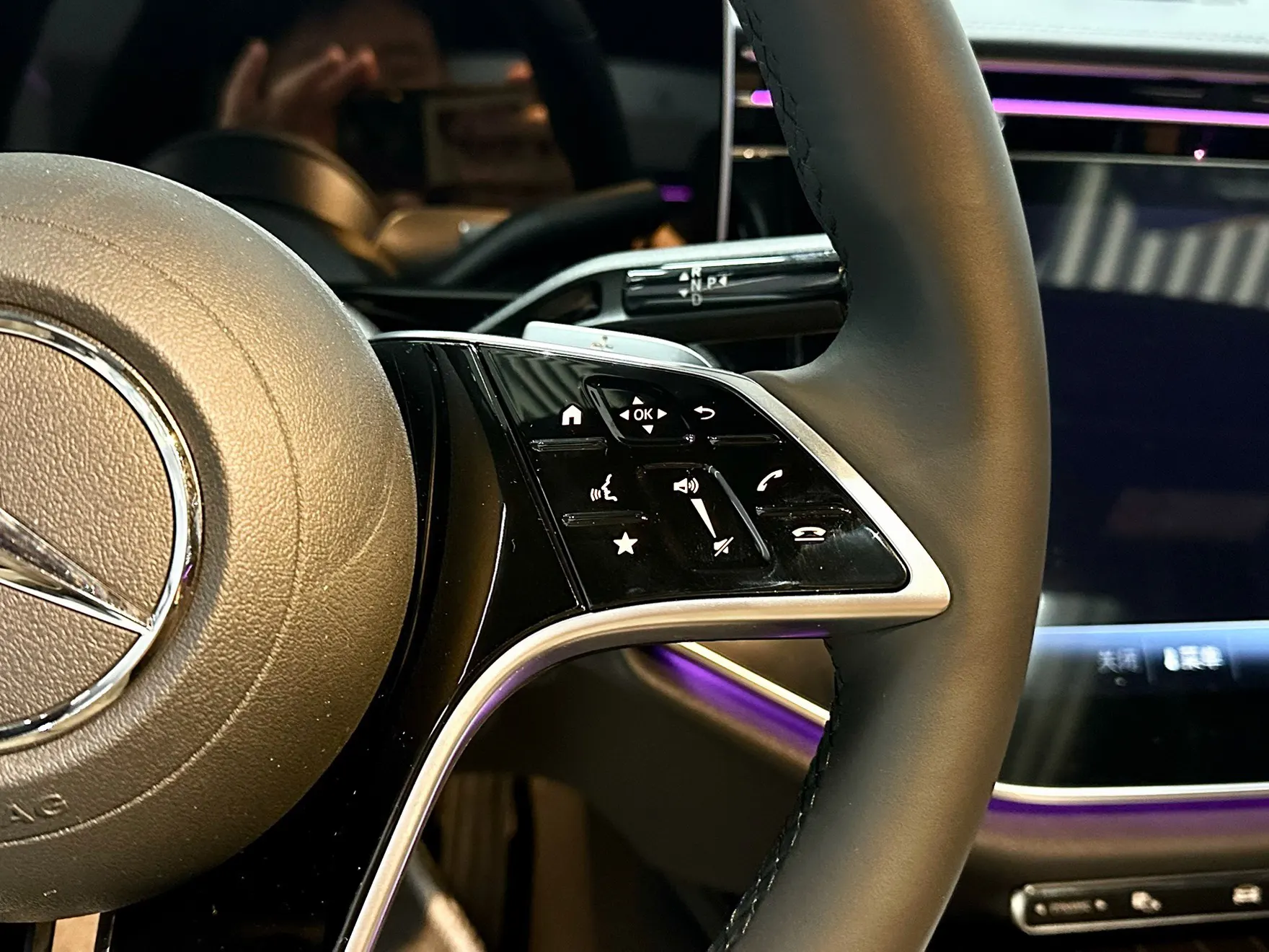 Mercedes-Benz E 300 L, 2025 10