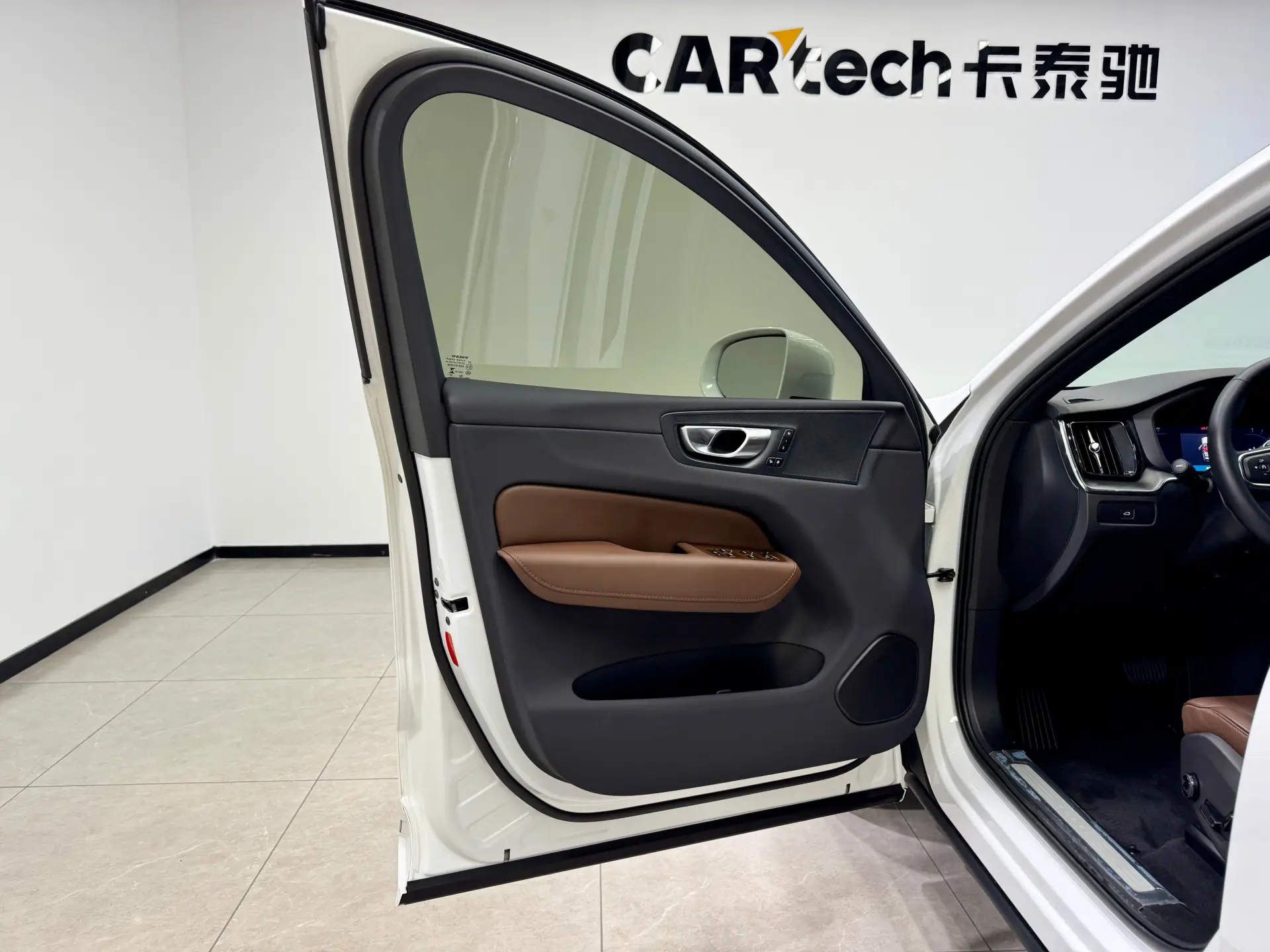 Volvo XC60, 2025 все фото