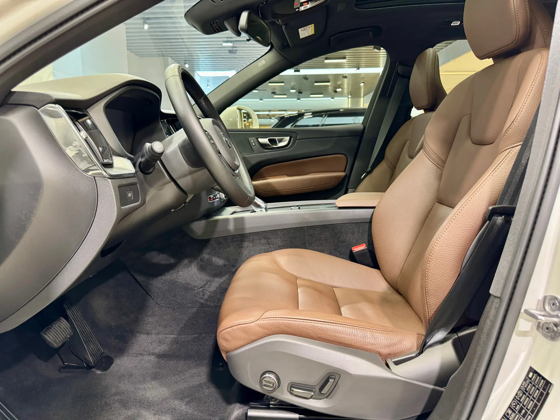 Volvo XC60, 2025 6