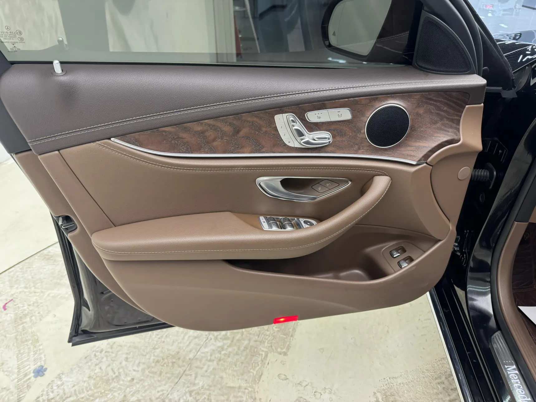 Mercedes-Benz E 350 e, 2022 12