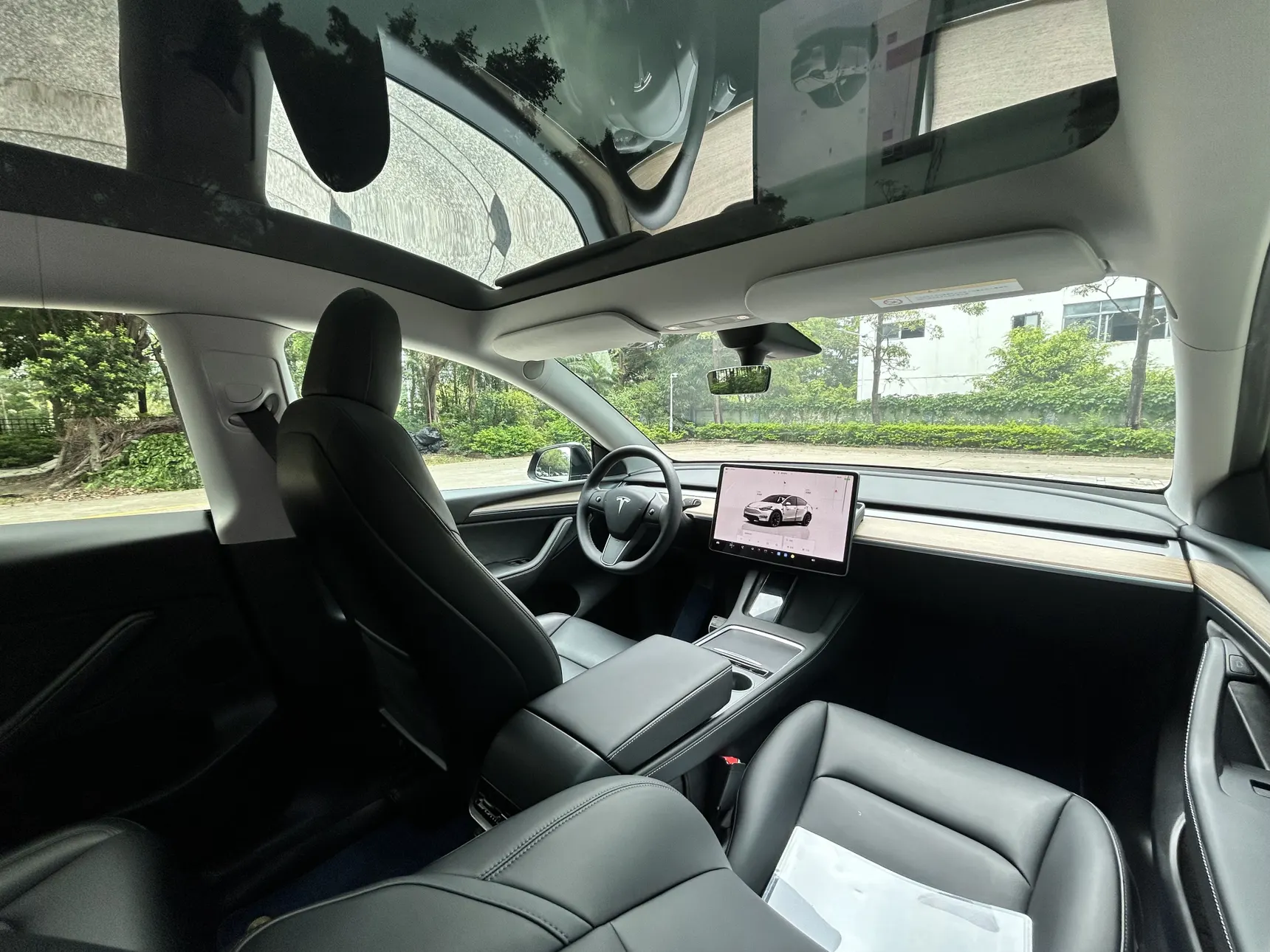 Tesla Model Y, 2022 15