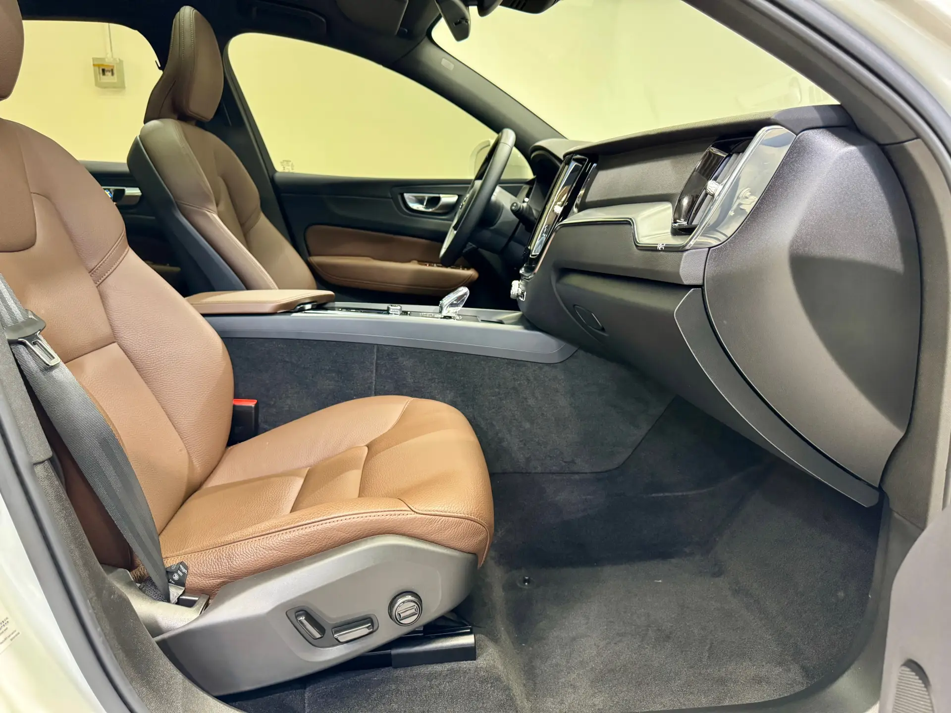 Volvo XC60, 2025 8