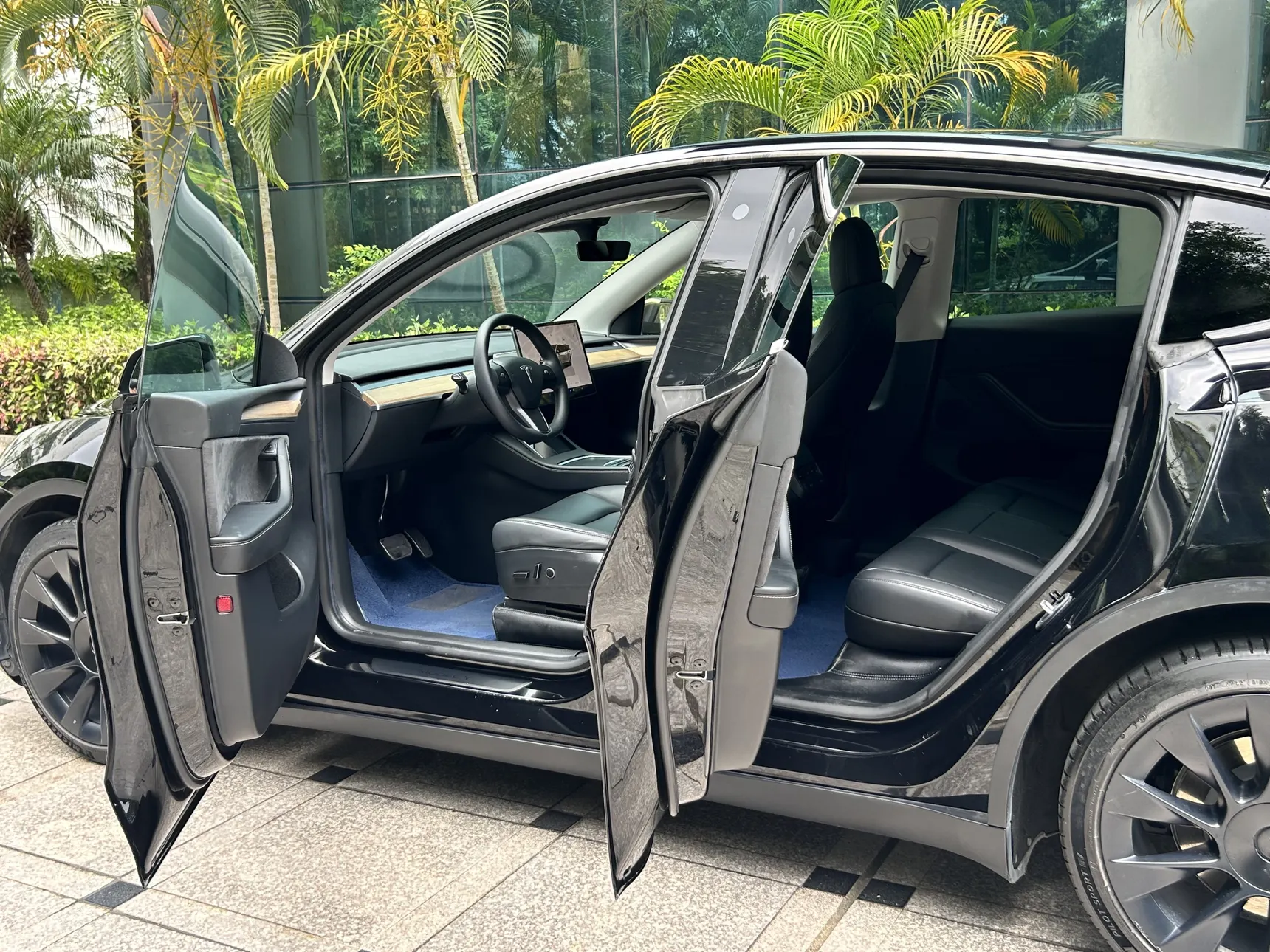 Tesla Model Y, 2022 19